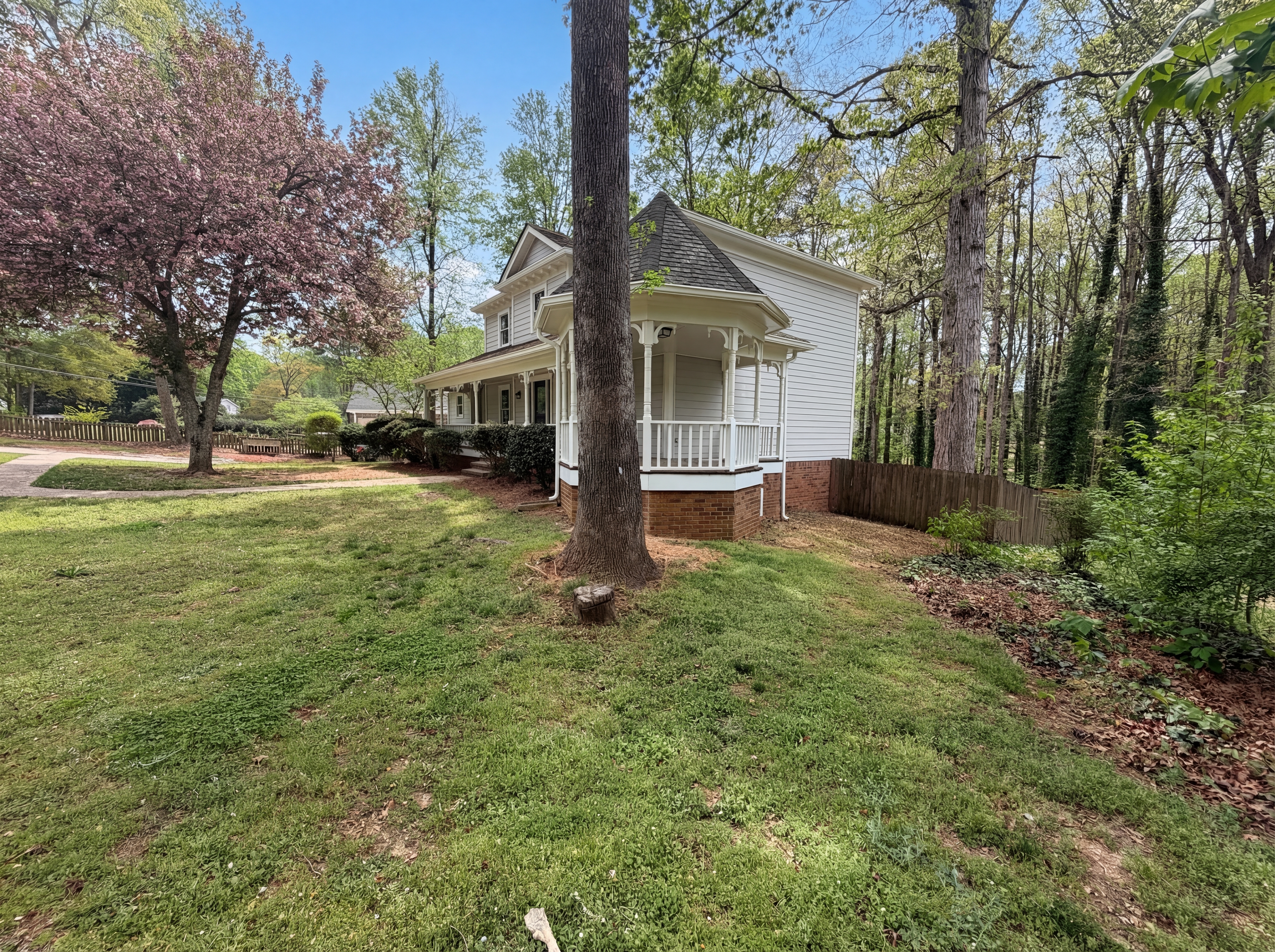 Photo 8 of 31 of 4479 Alpine Ct, Snellville, GA