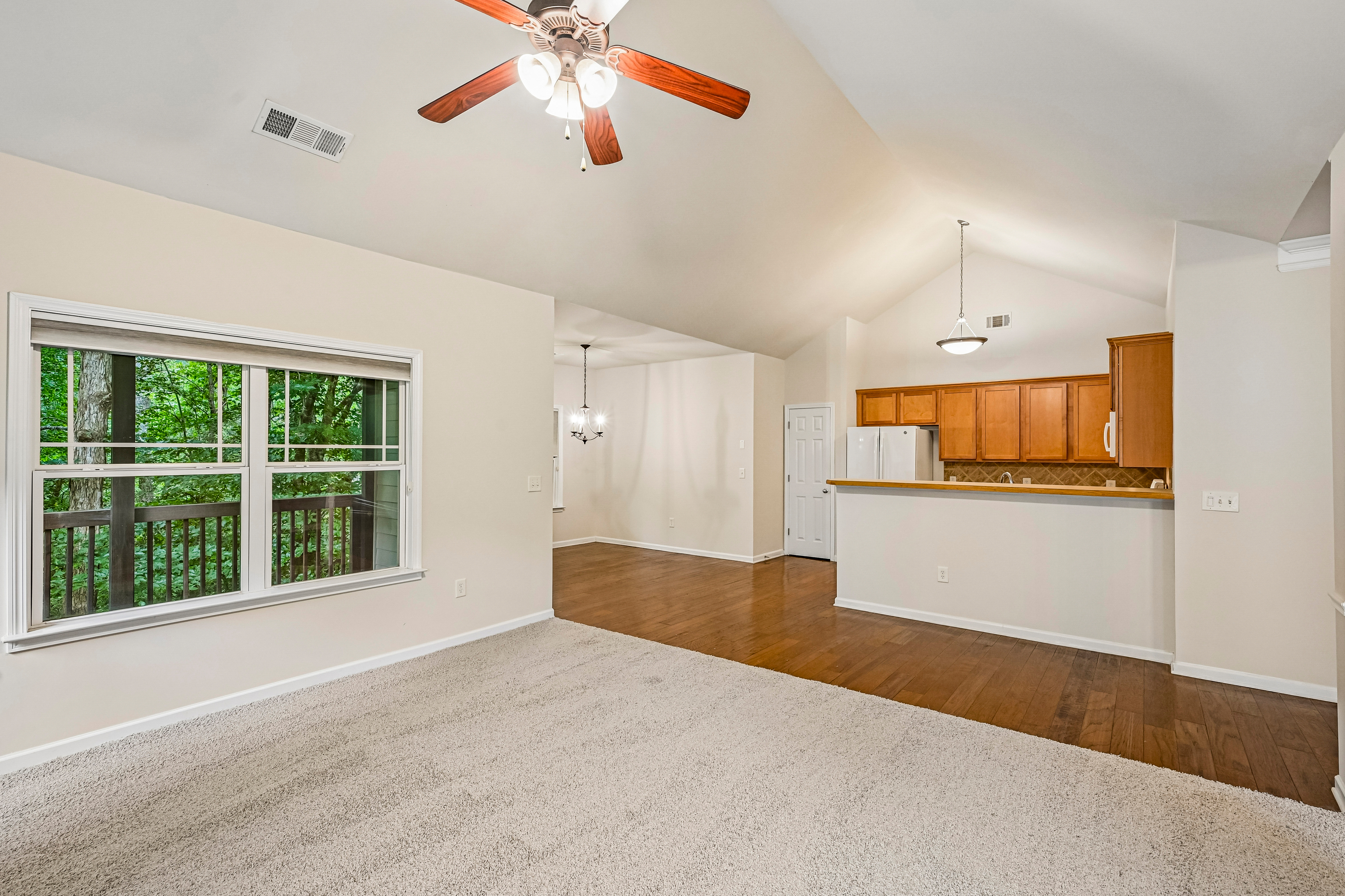 Photo 9 of 45 of 261 Potomac Dr, Dallas, GA
