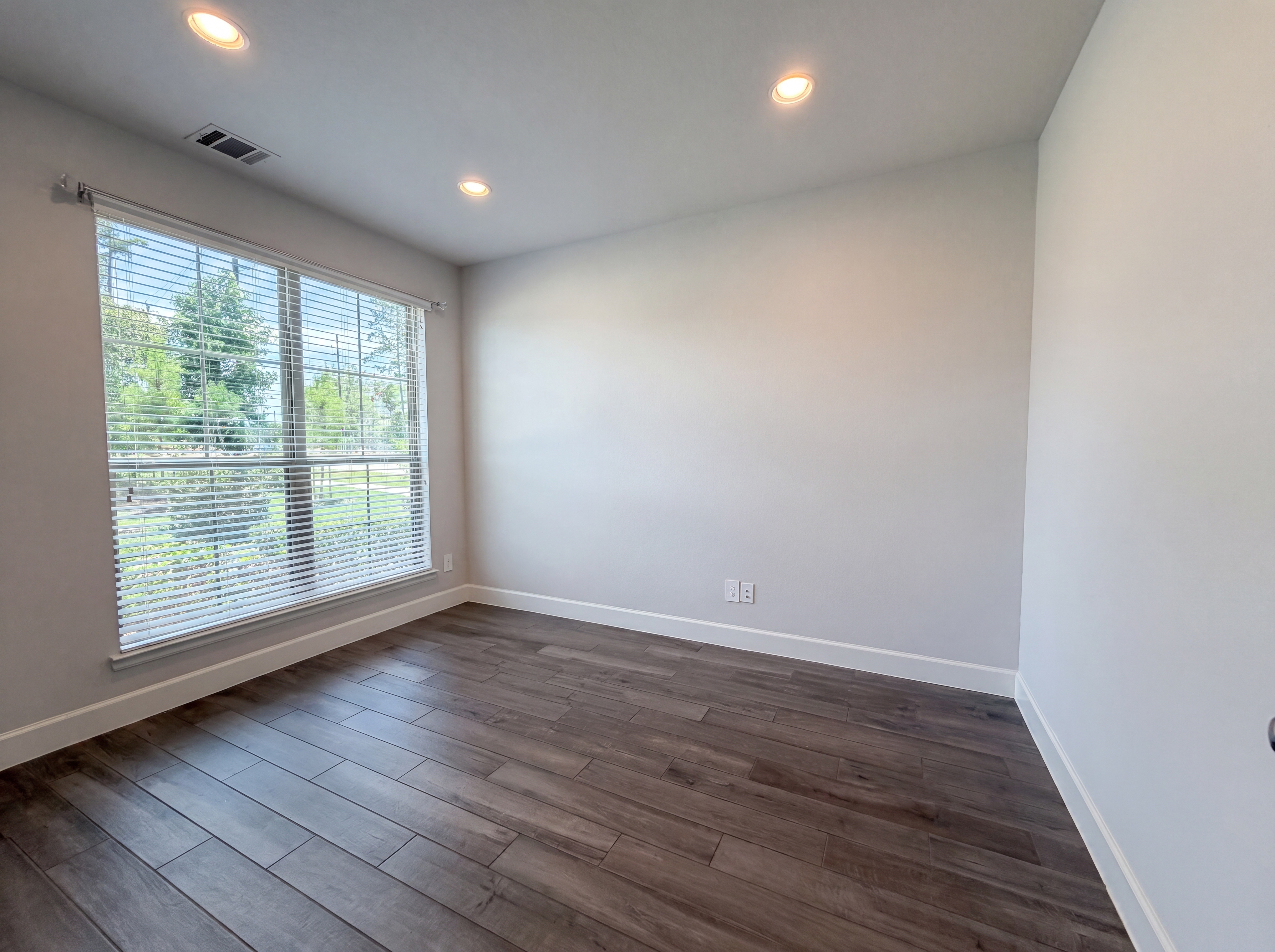Photo 20 of 29 of 15418 Legacy Park Way, Pinehurst, TX