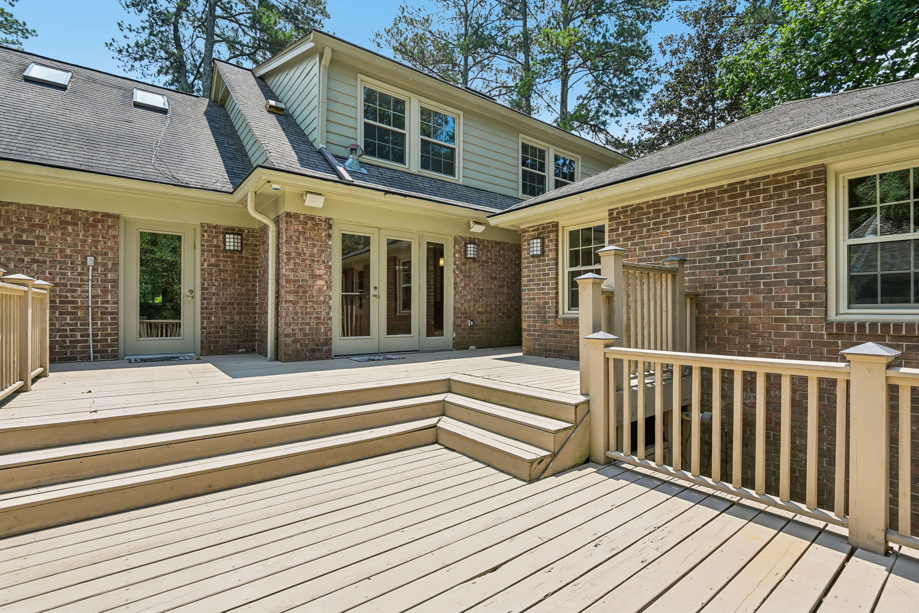 Photo 45 of 87 of 3135 Spalding Dr, Atlanta, GA