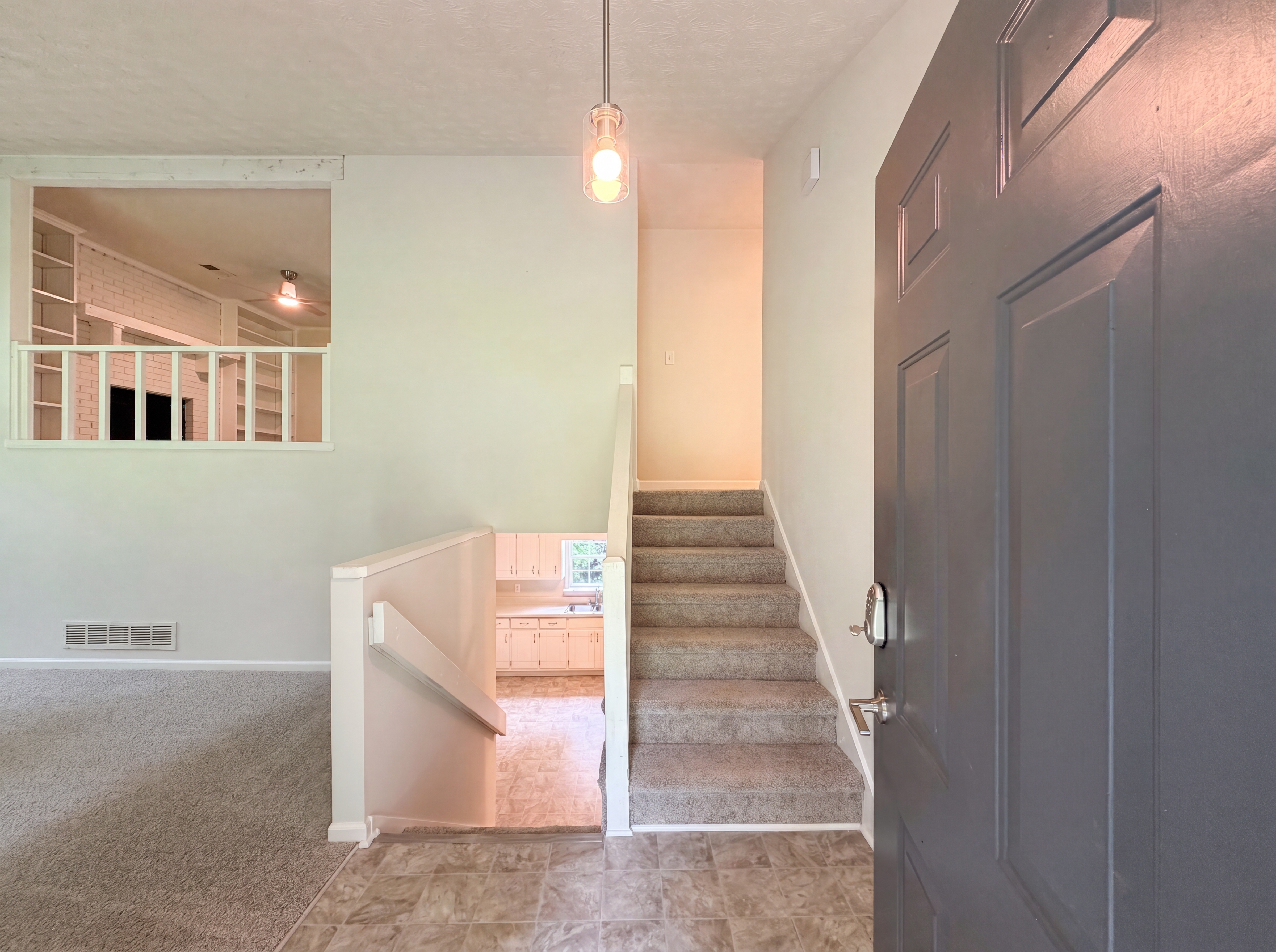 Photo 8 of 31 of 6486 Lynndale Ln, Morrow, GA