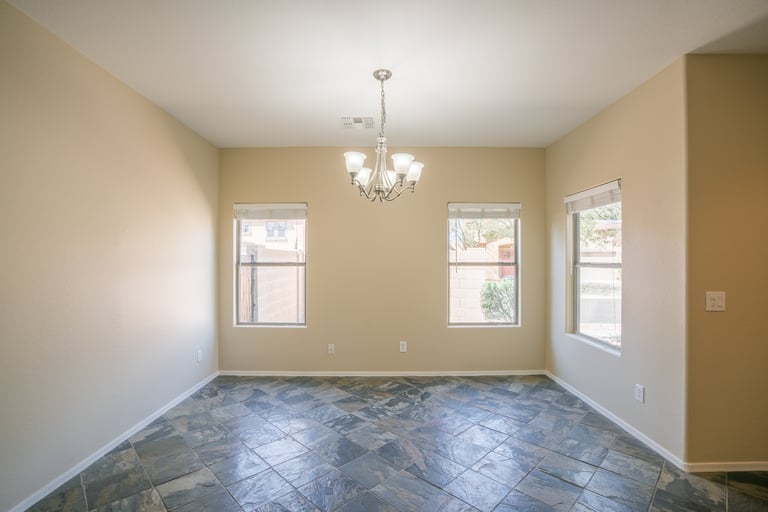 Photo 10 of 31 - 18563 W Fairway Dr, Surprise, AZ 85374
