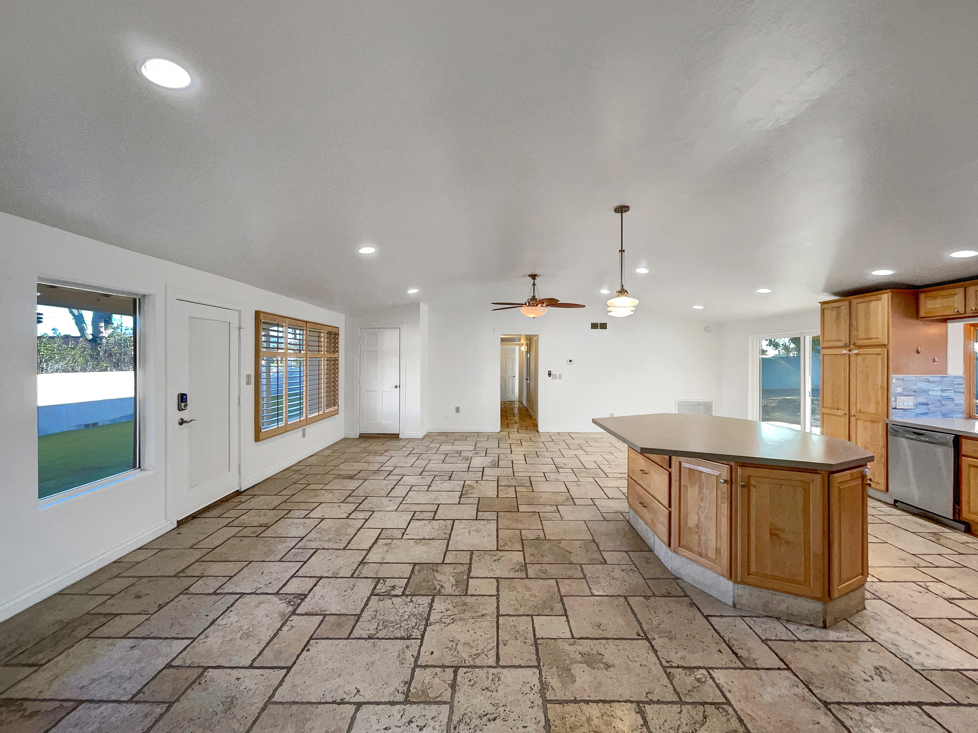Photo 7 of 18 of 6325 E Sweetwater Ave, Scottsdale, AZ
