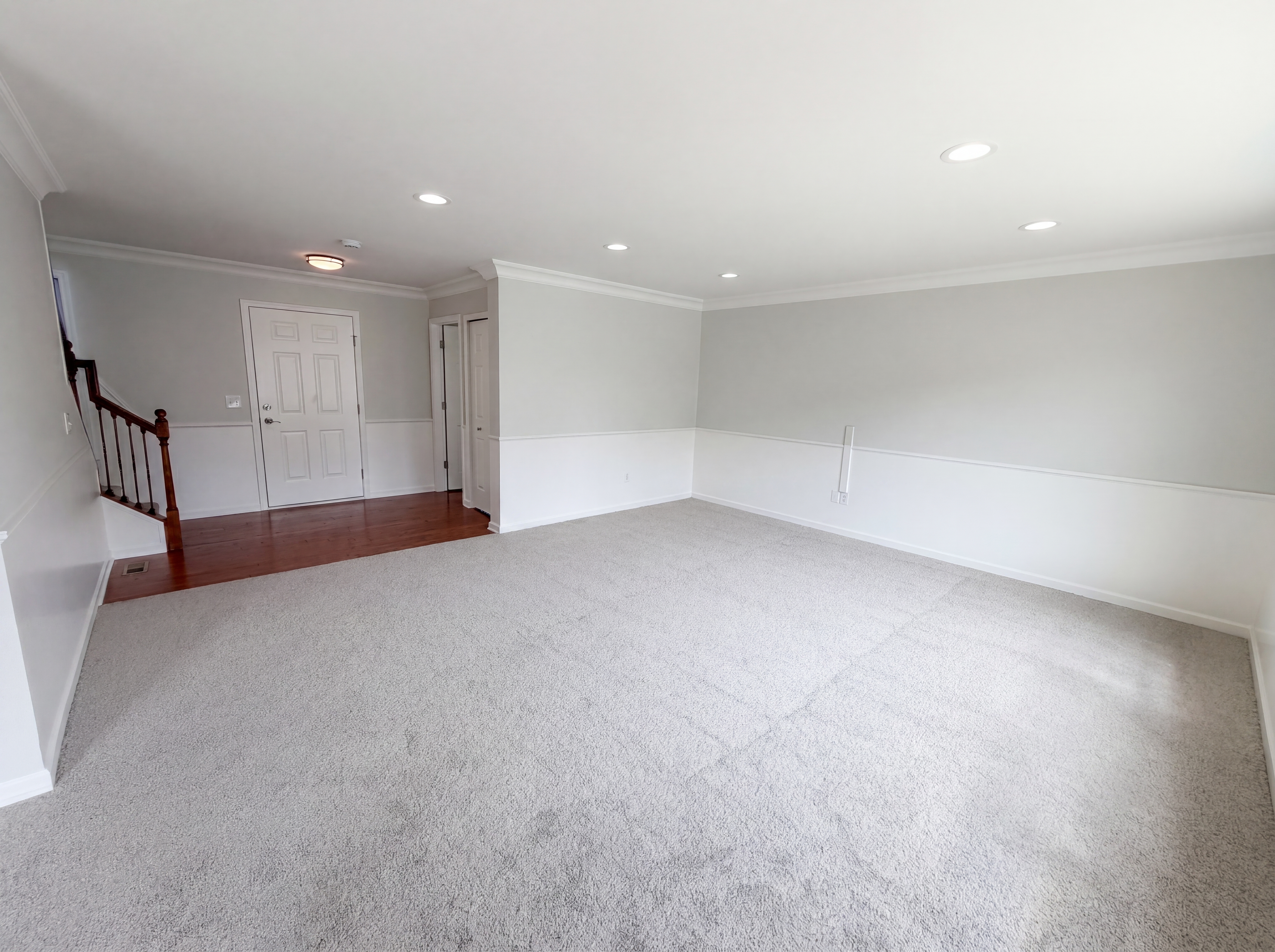 Photo 9 of 44 of 42824 Greystone Dr, Sterling Heights, MI