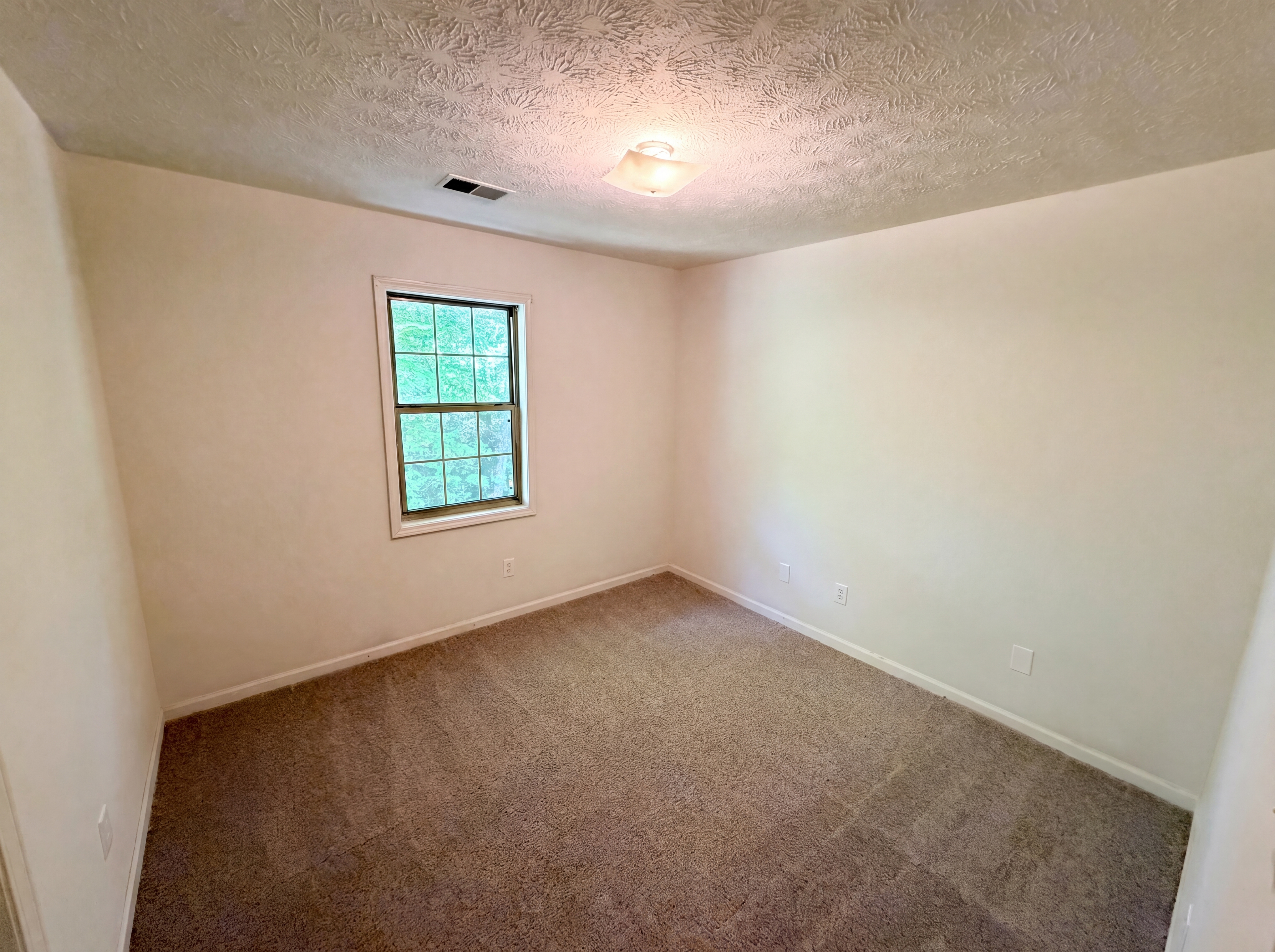 Photo 15 of 23 of 4558 Coopers Creek Pl SE, Smyrna, GA