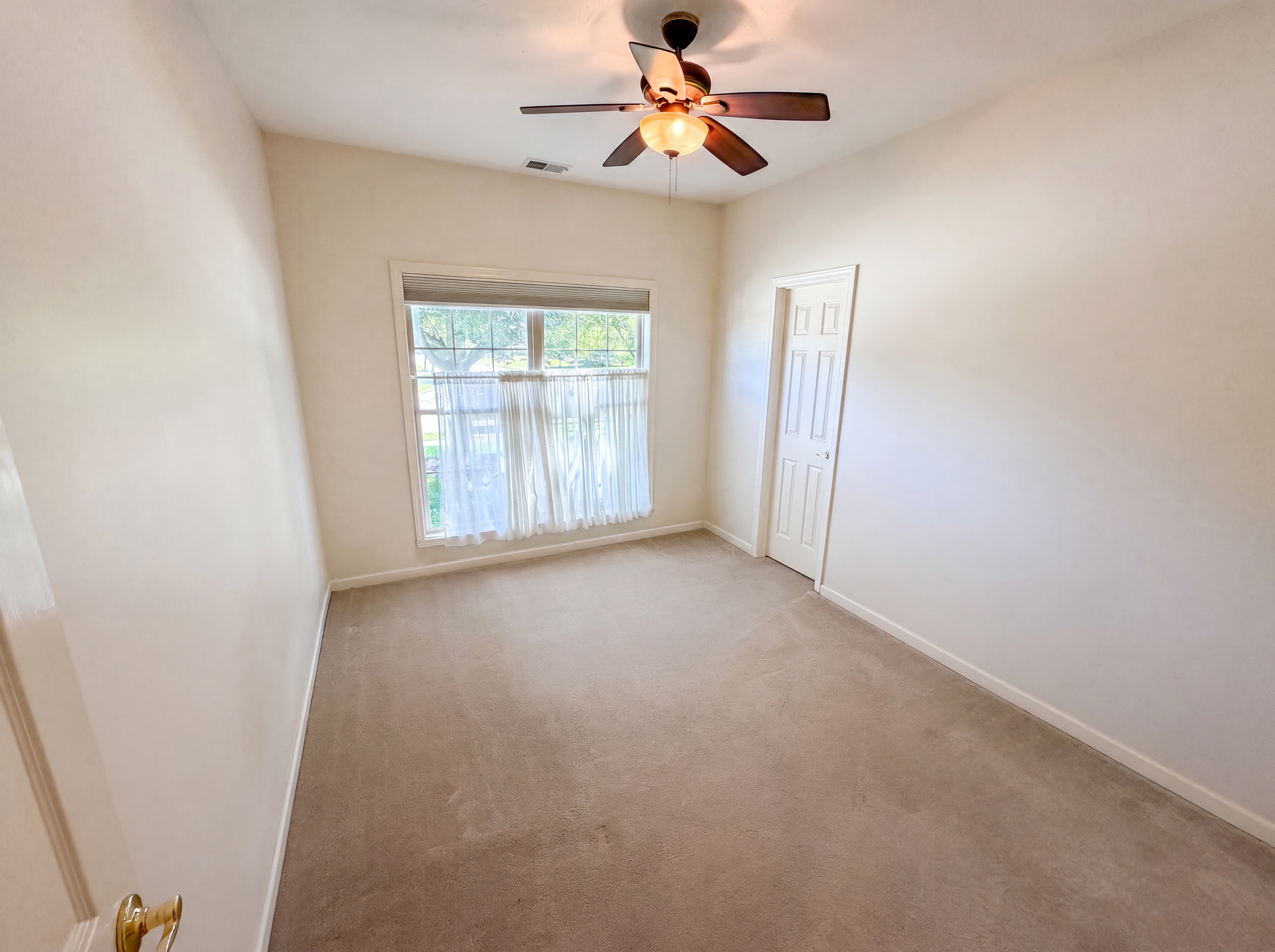 Photo 11 of 23 of 7954 Arvada Pl, Indianapolis, IN