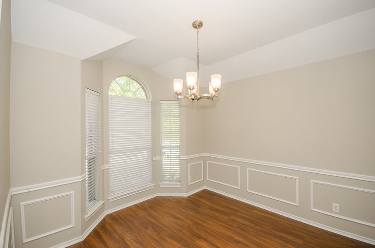 Photo 2 of 28 - 2046 Diamond Ridge Dr, Carrollton, TX 75010