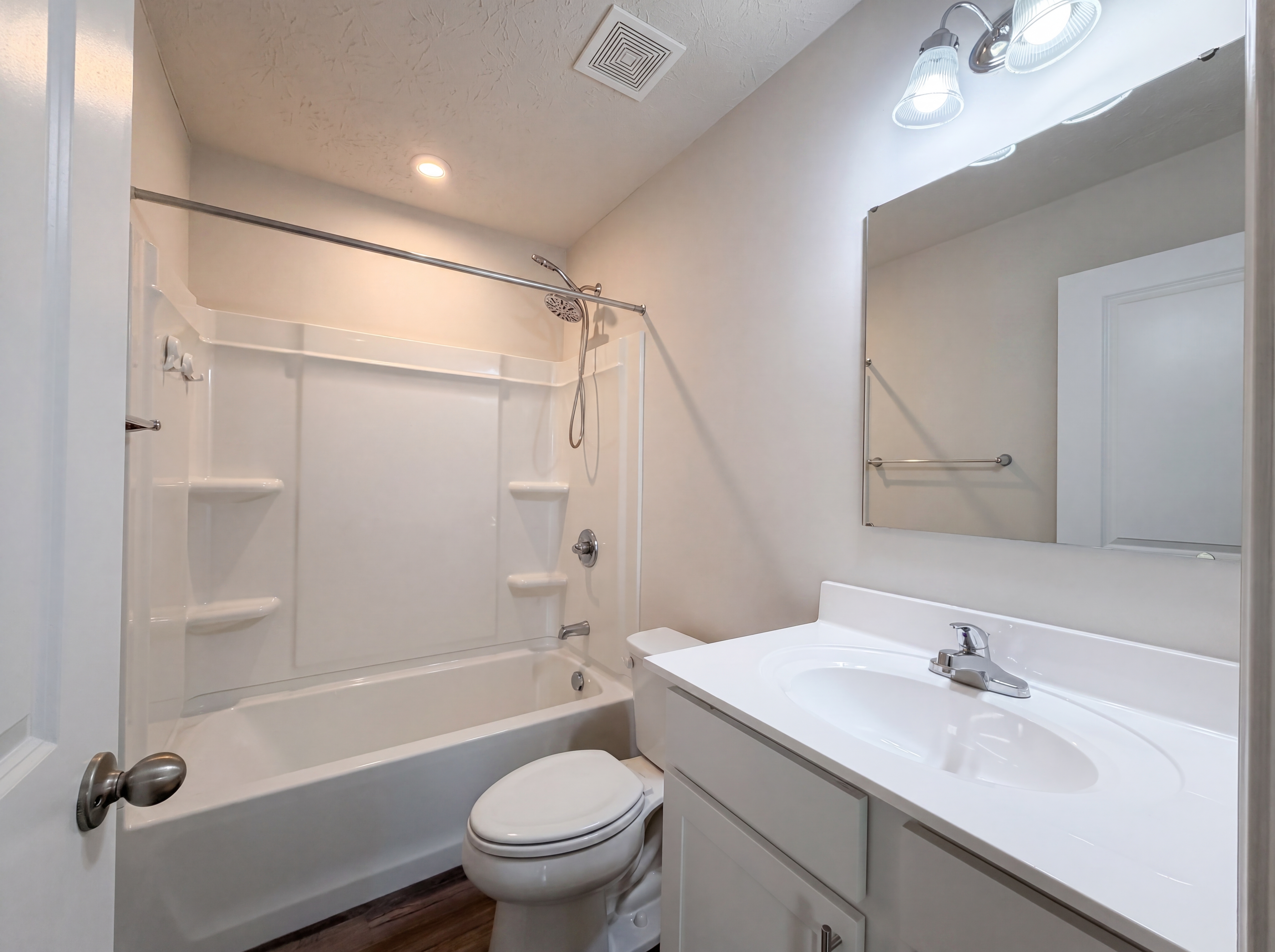 Photo 6 of 21 of 5790 Bentwood Dr, Middletown, OH
