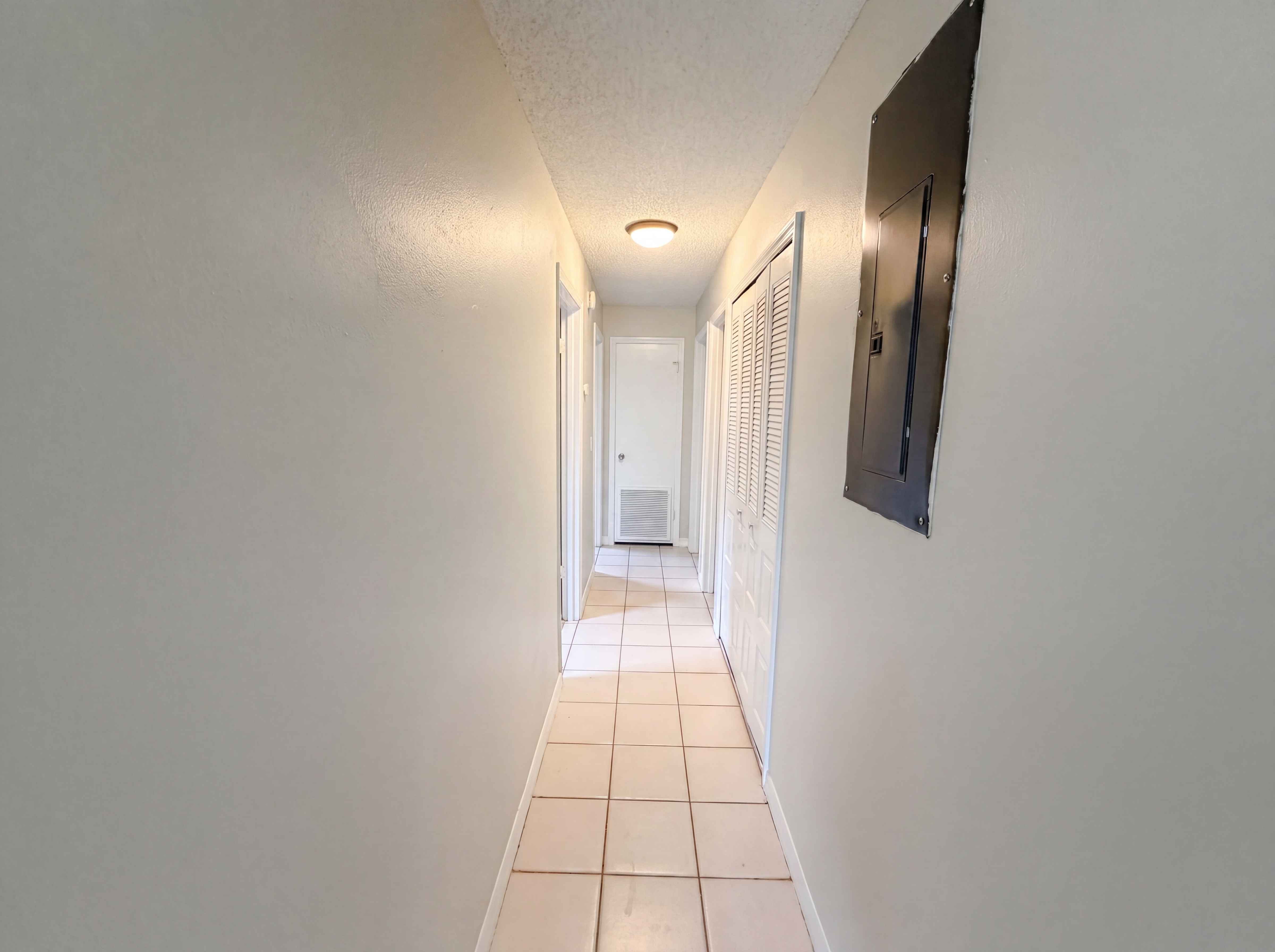 Photo 10 of 23 of 4401 Santee St, Orlando, FL
