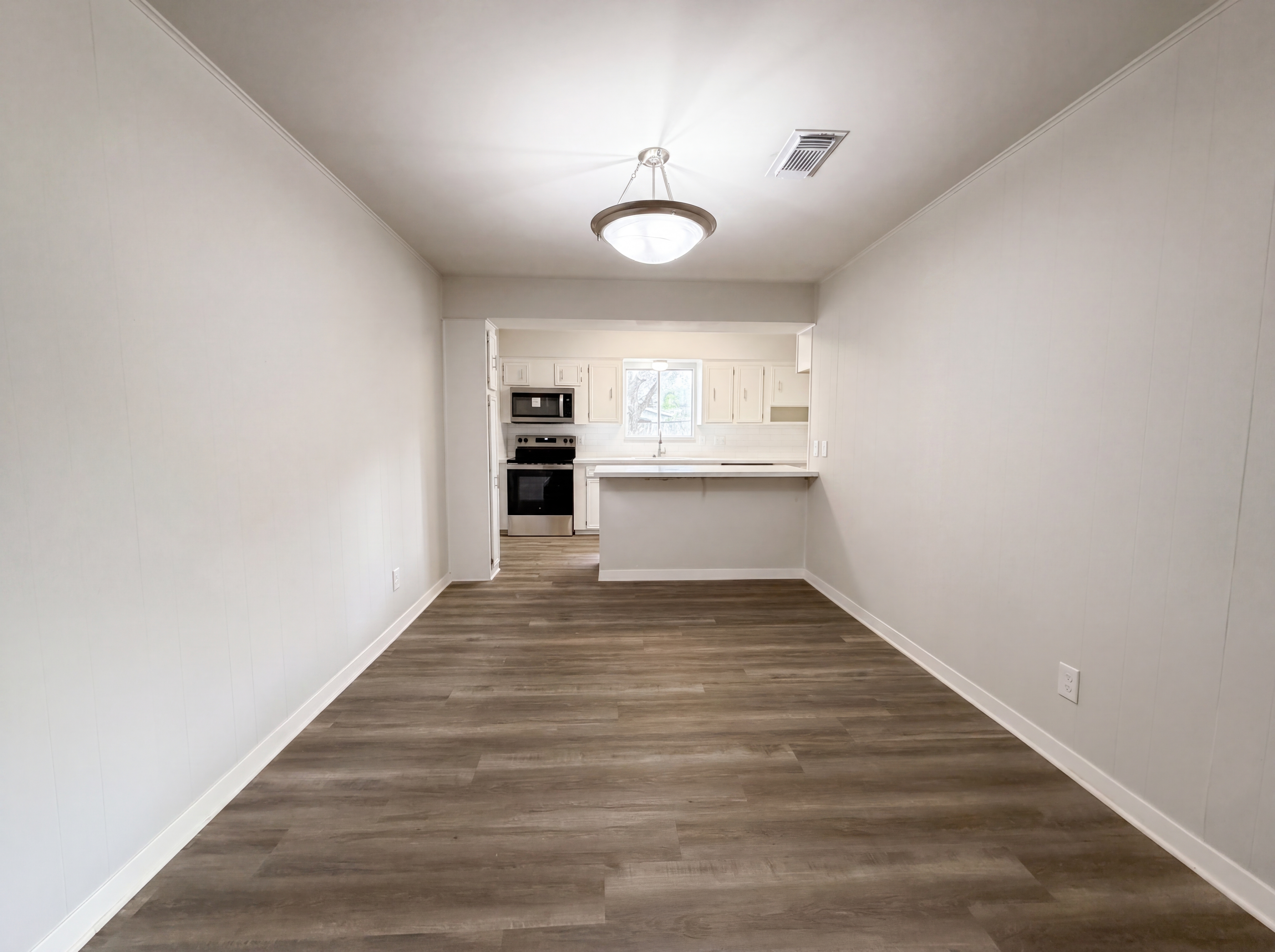 Photo 7 of 17 of 9603 Highmeadow Dr, Houston, TX