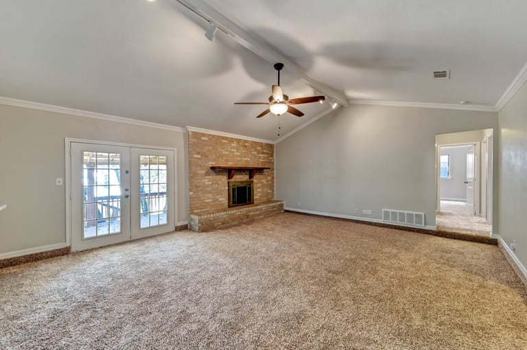 Photo 9 of 23 - 5805 Trail Crest Dr, Arlington, TX 76017