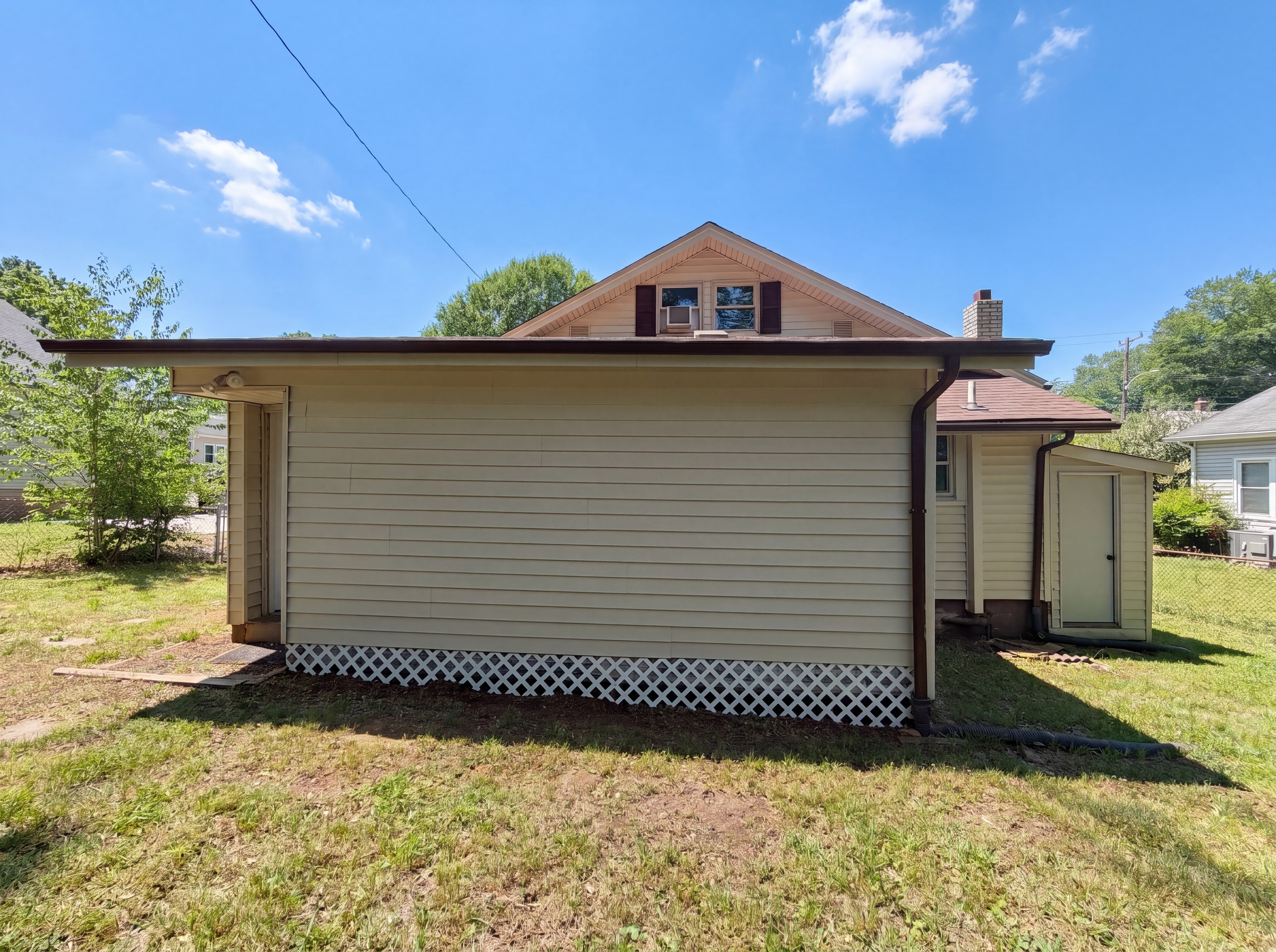 Photo 5 of 19 of 406 Dingler Ave, Mooresville, NC