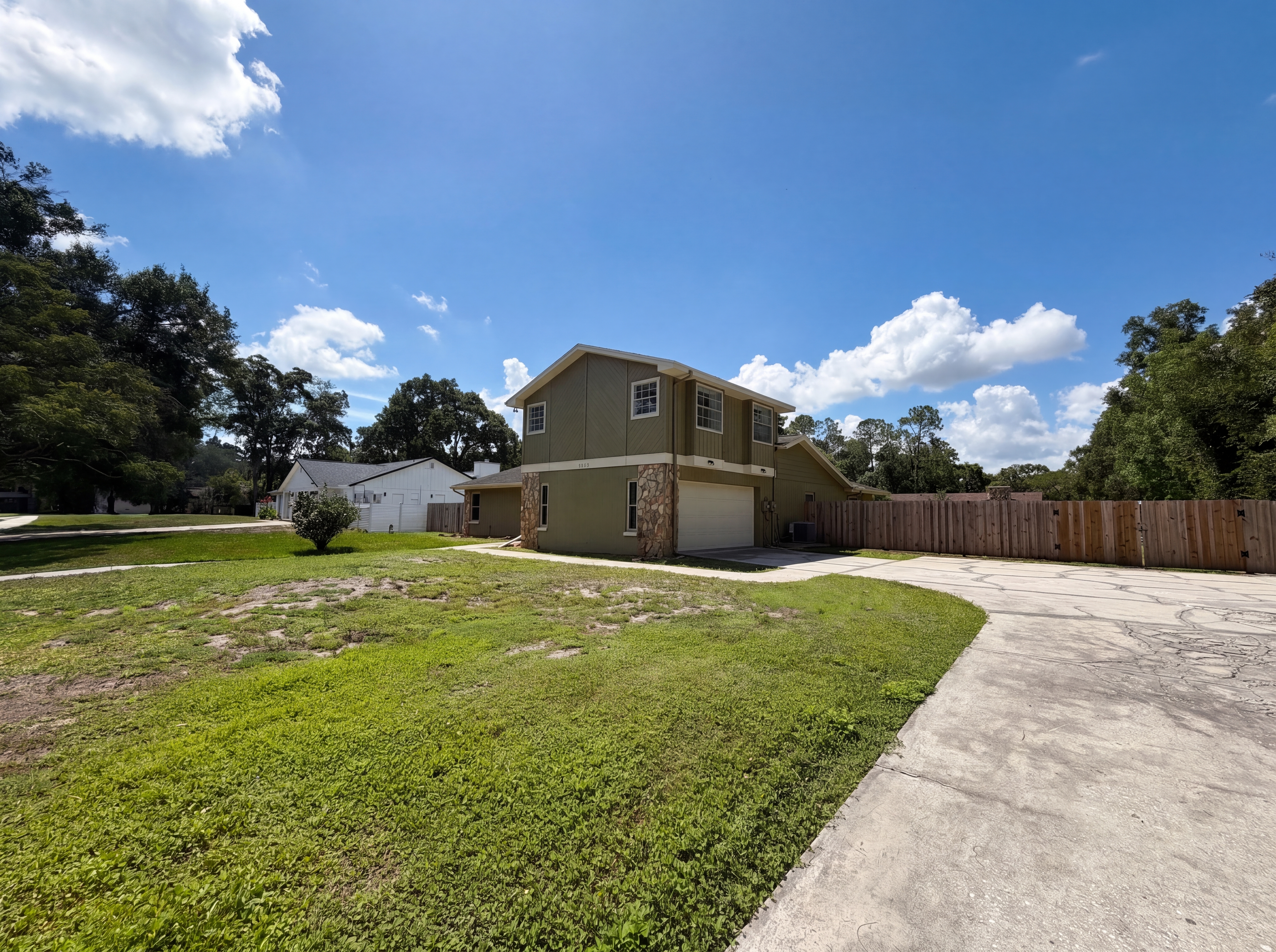 Photo 23 of 29 of 2534 Victarra Cir, Lutz, FL