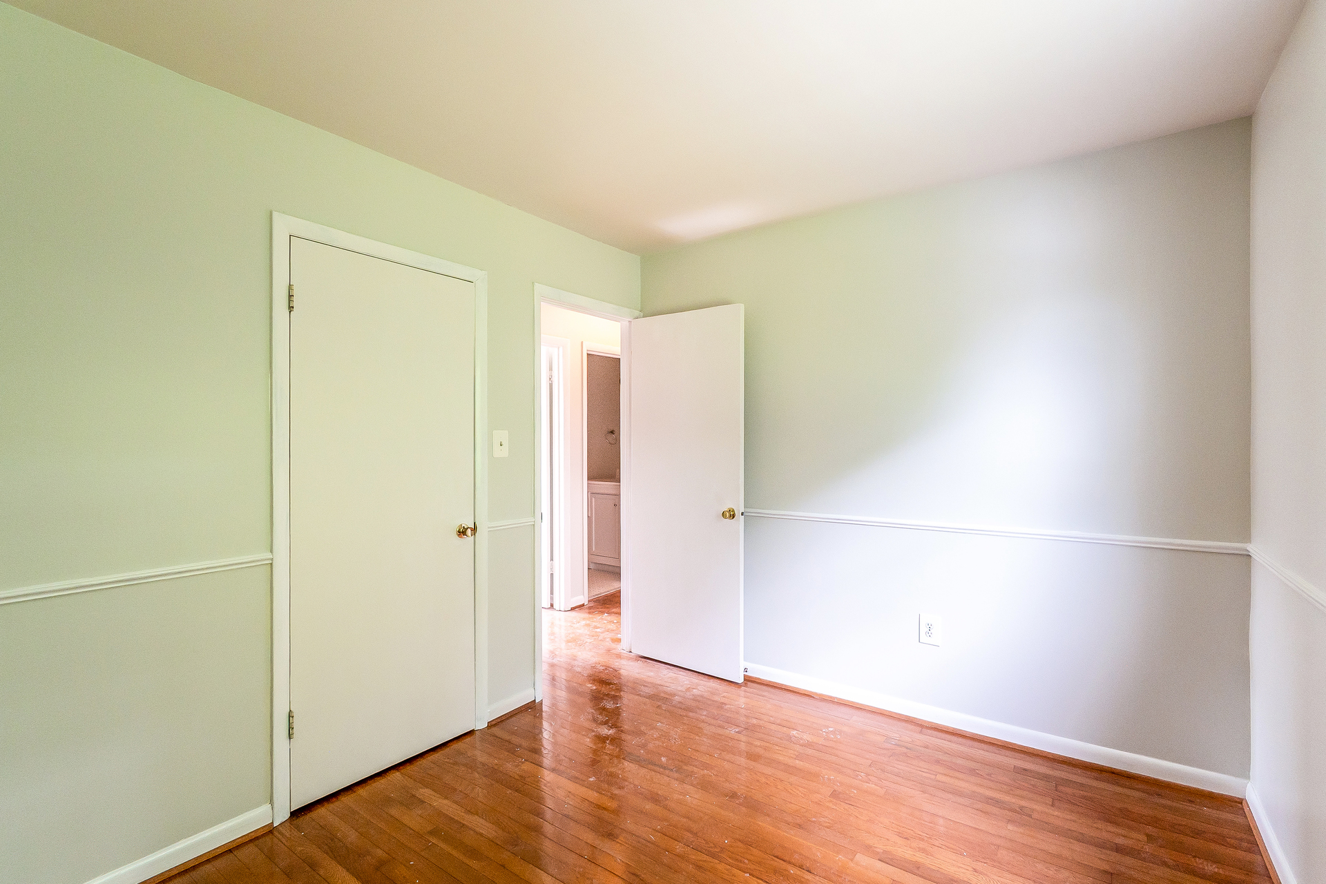 Photo 13 of 23 of 14281 Princedale Dr, Woodbridge, VA