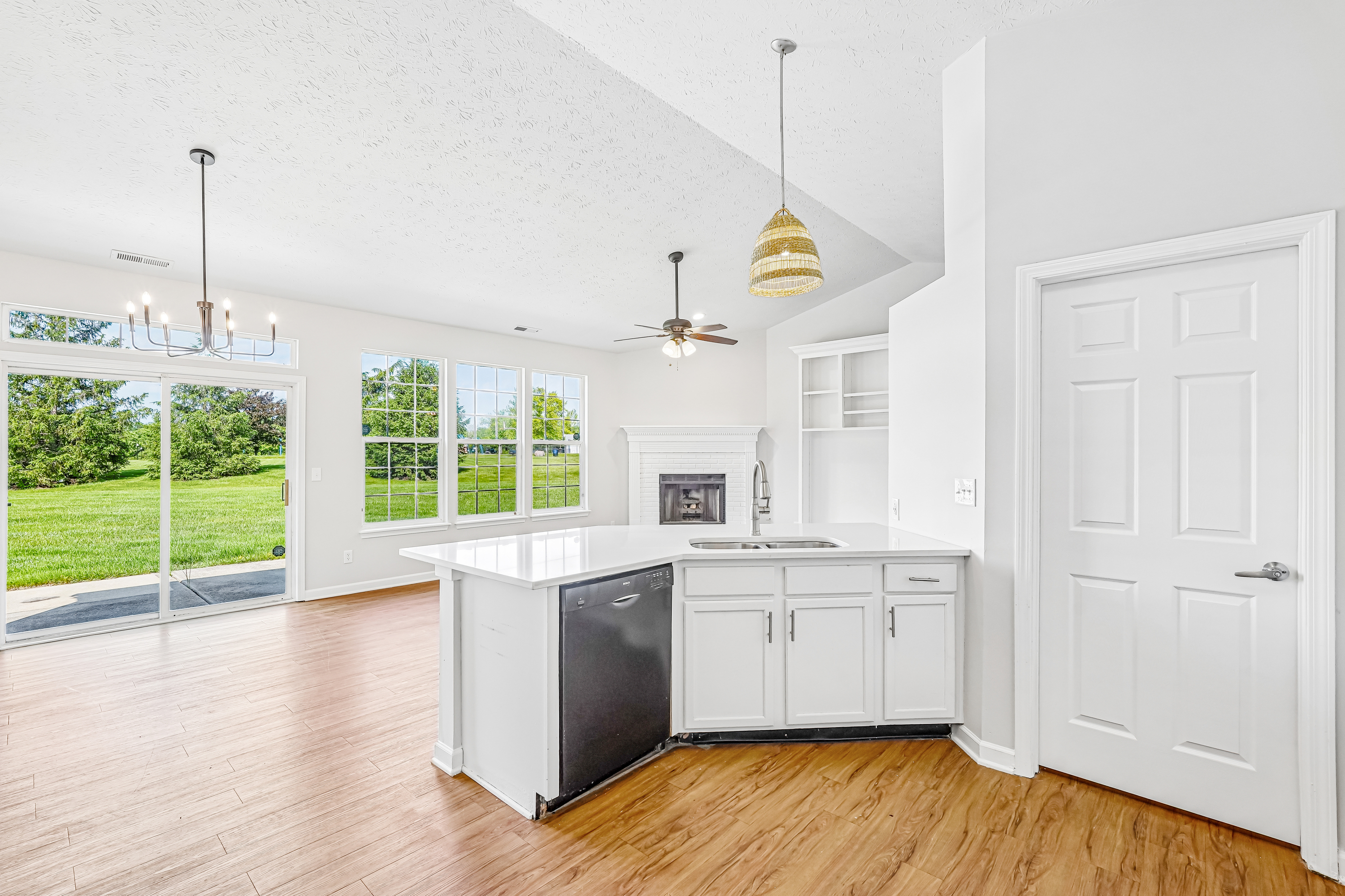 Photo 30 of 48 of 2082 Lawrin Ct, Indianapolis, IN
