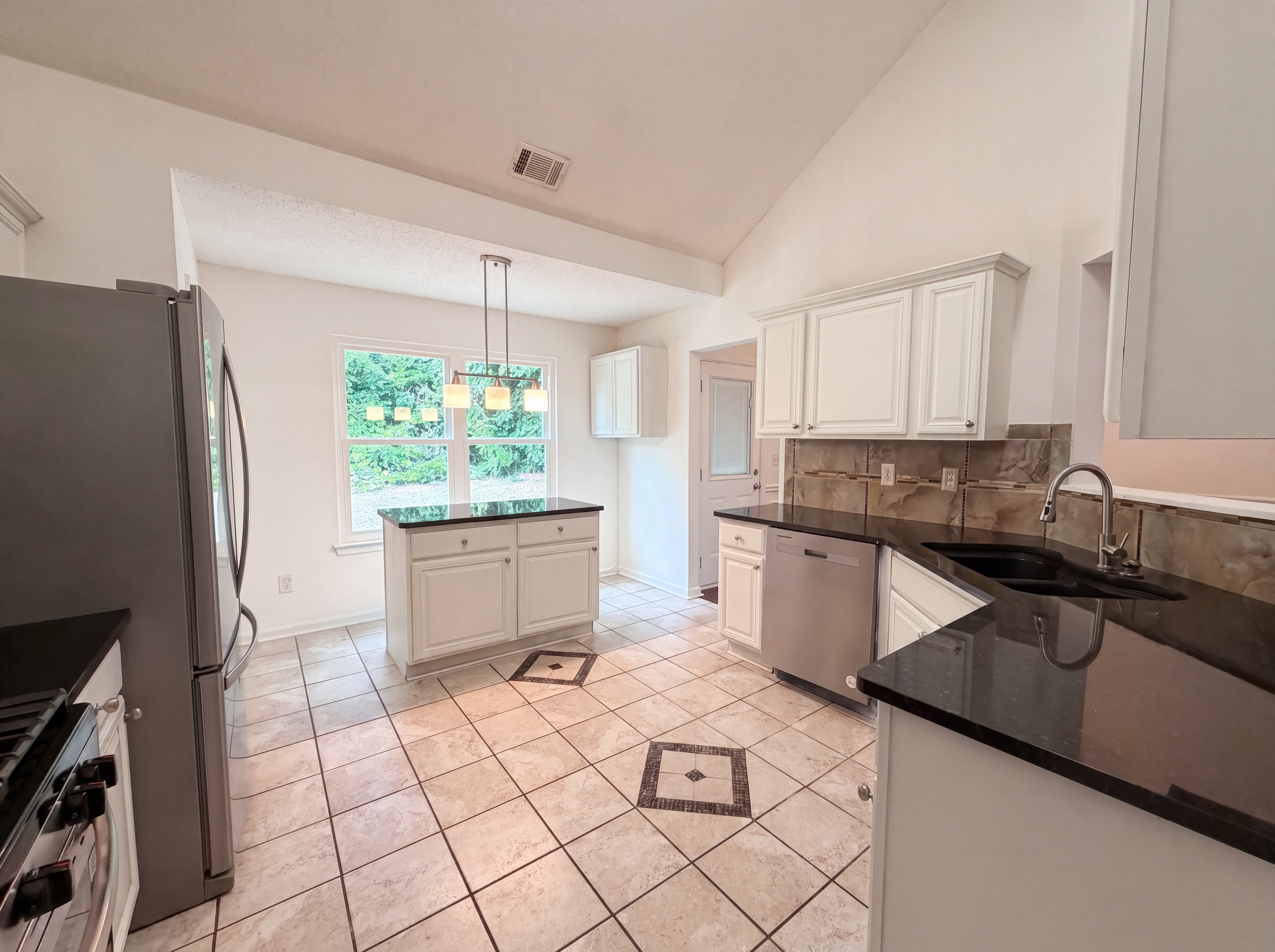 Photo 7 of 21 of 345 Espana St, Atlanta, GA