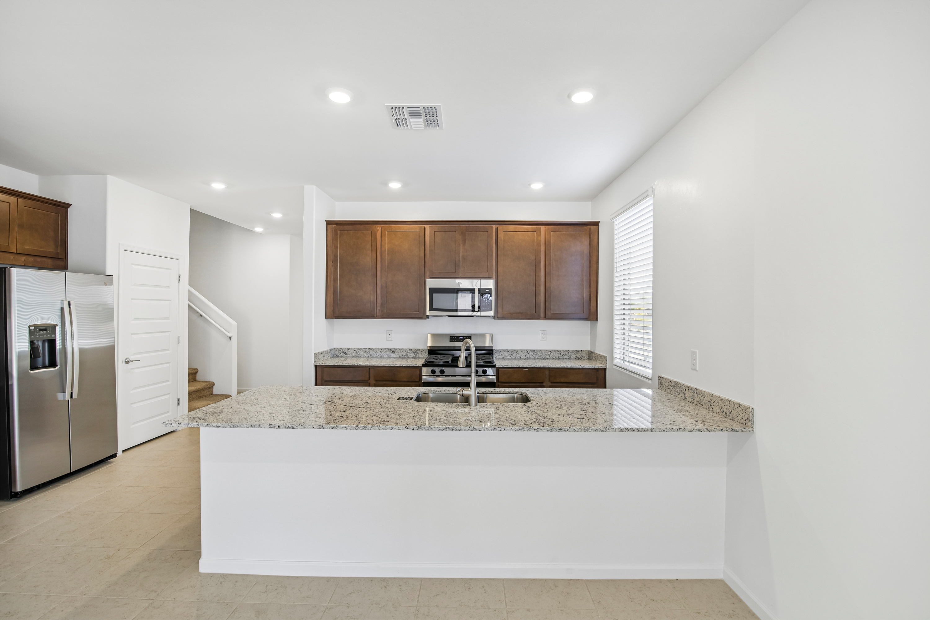 Photo 2 of 33 of 10453 W Beaman Ln, Marana, AZ