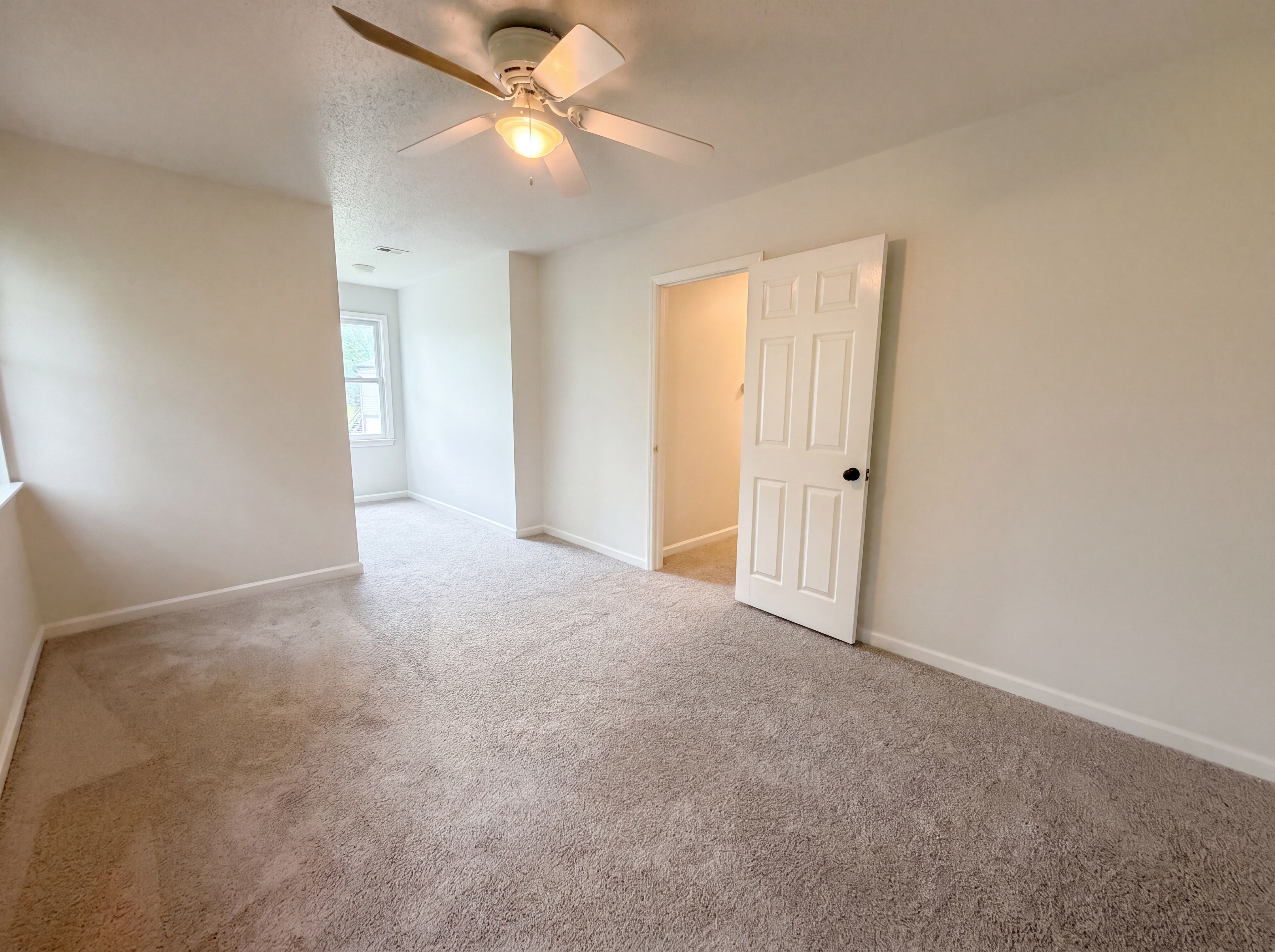 Photo 11 of 24 of 1223 6th St, Pleasant Grove, AL