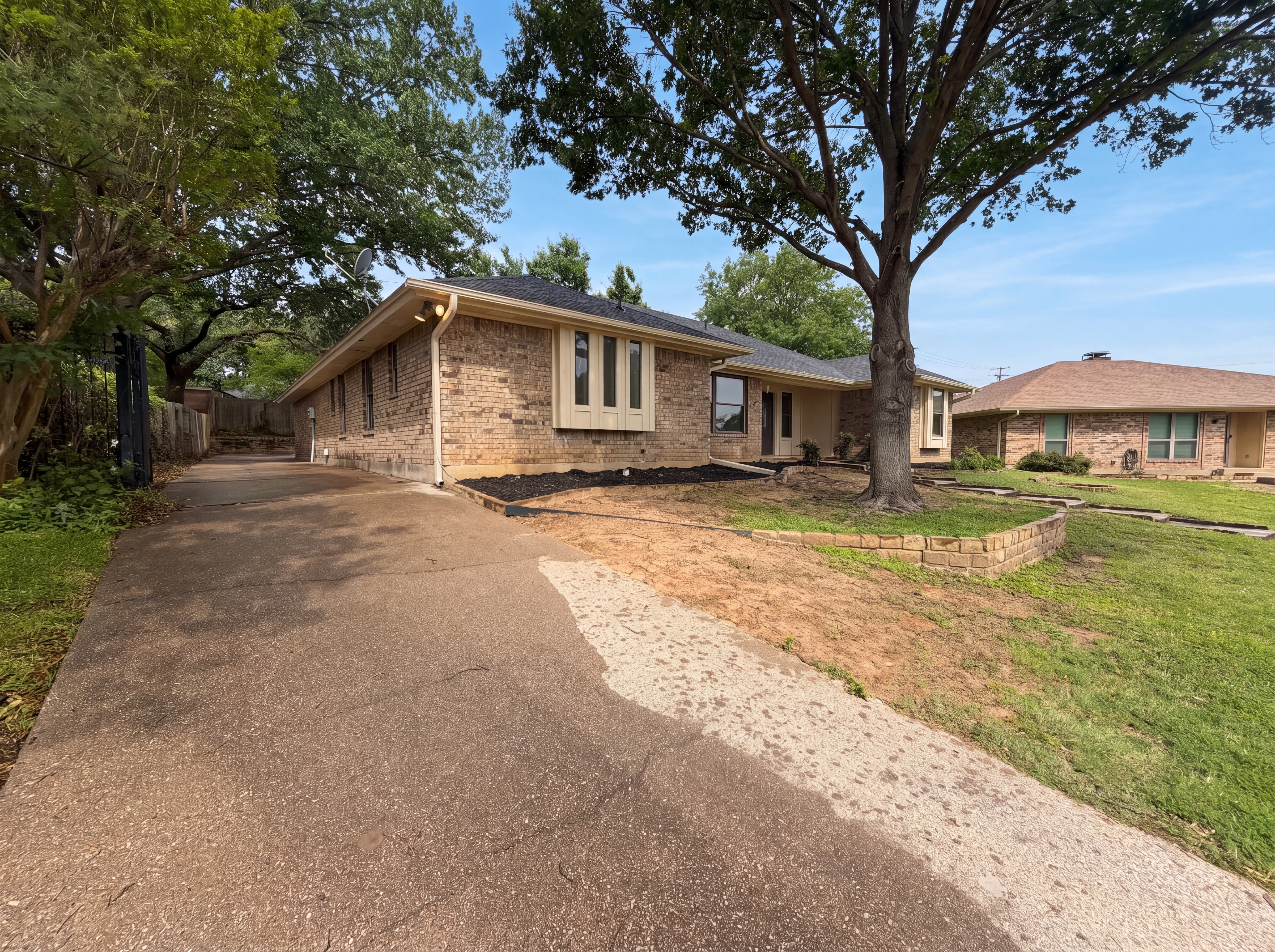 Photo 23 of 26 of 2300 Ridgewood, Bedford, TX