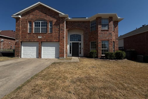 Photo 1 of 29 of 213 Cozy Ln, Cedar Hill, TX