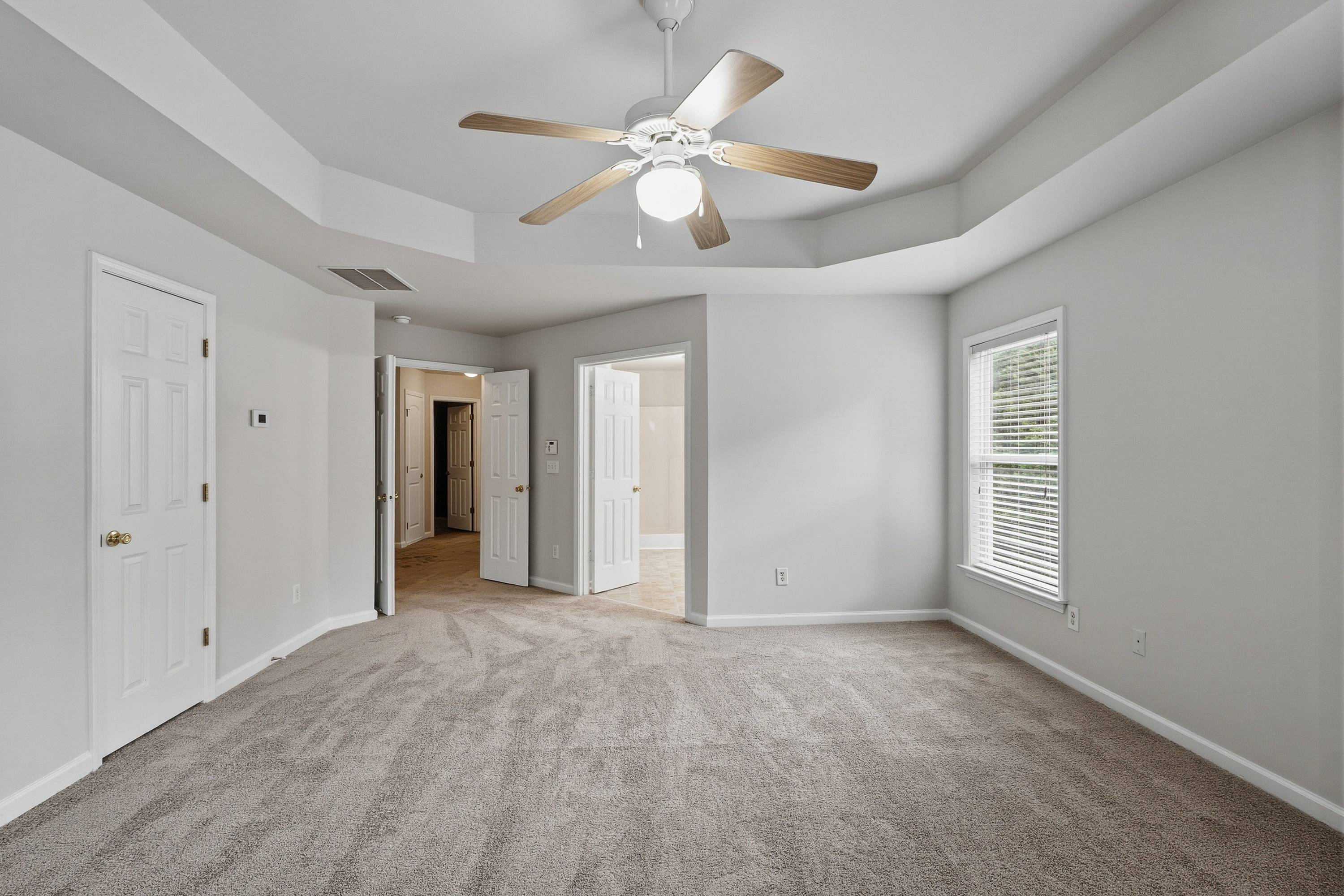 Photo 4 of 64 of 7295 Madison Cir, Union City, GA