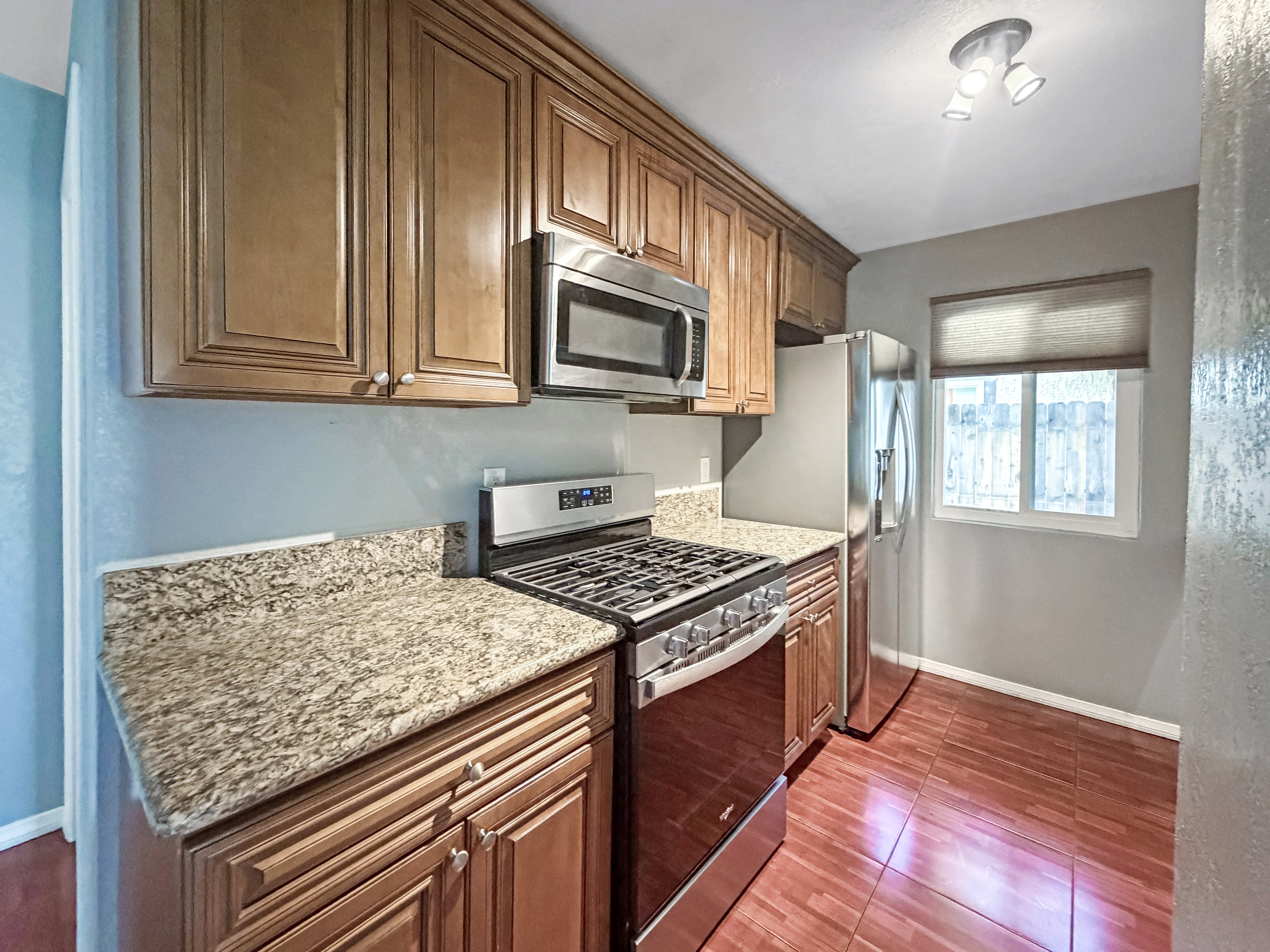 Photo 2 of 16 of 815 Quail Dr, Lake Elsinore, CA