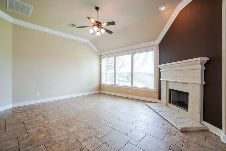 Photo 5 of 27 - 9642 Lavender Mist Ln, Katy, TX 77494
