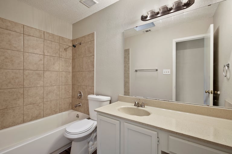 Photo 19 of 29 - 6800 Running Creek Dr, Arlington, TX 76001