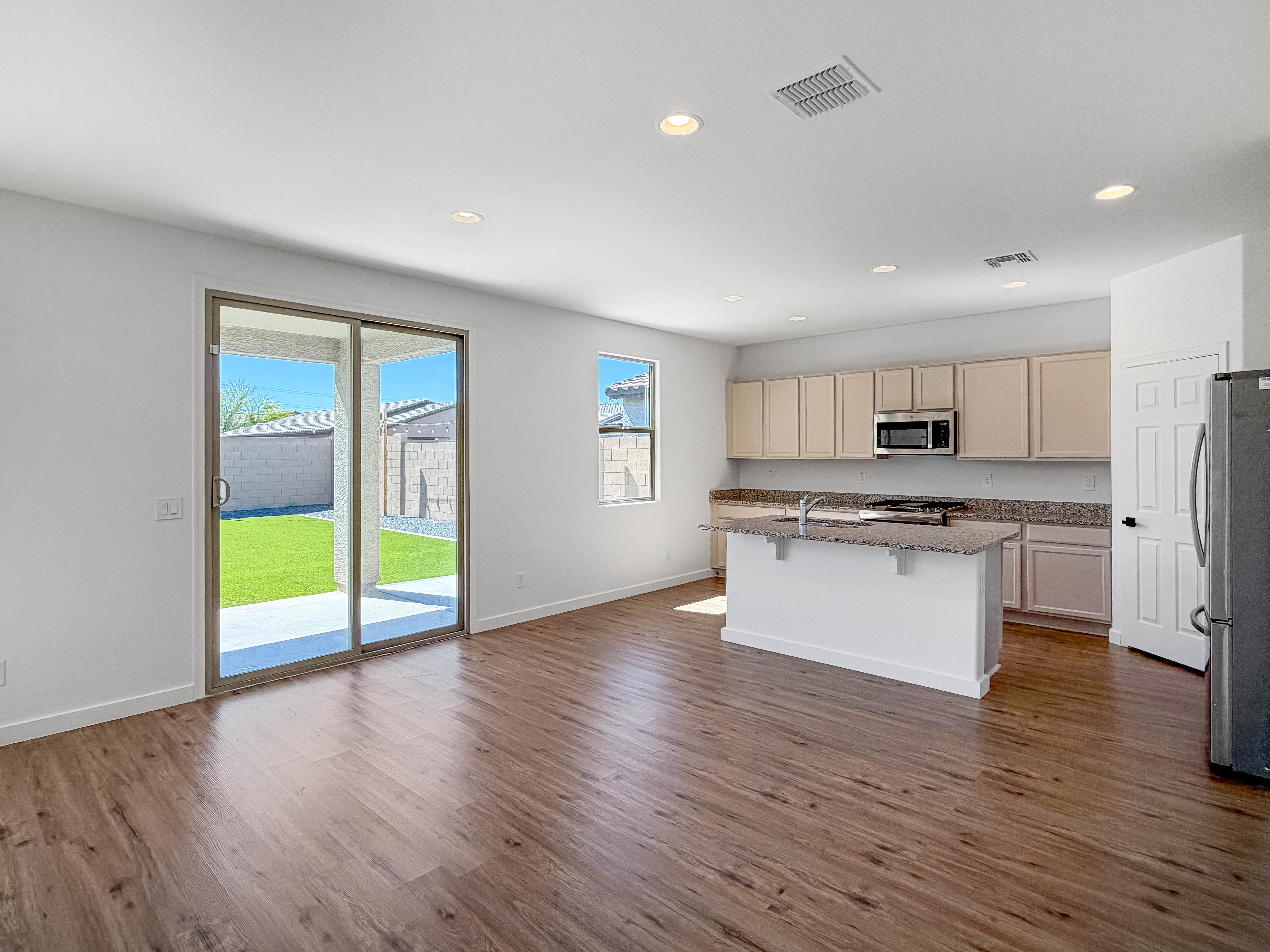 Photo 7 of 24 of 3215 W Pollack St, Phoenix, AZ