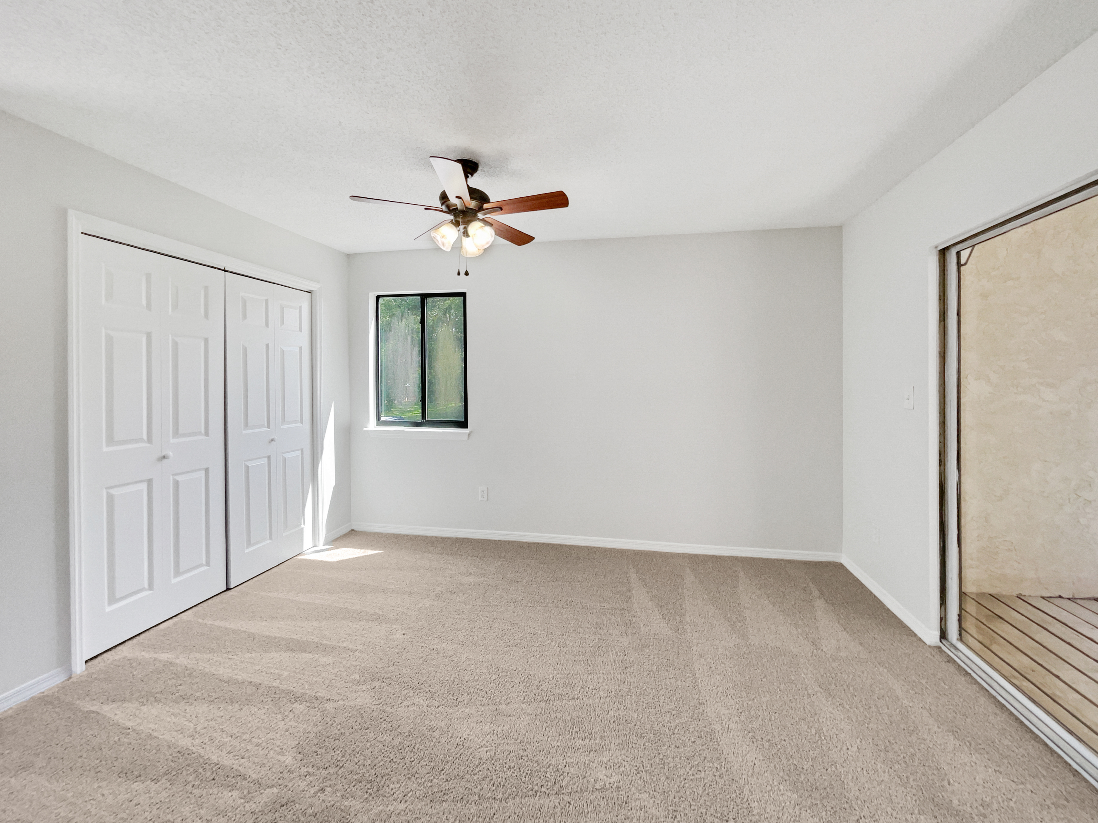 Photo 5 of 24 of 1404 Oak Pl, Apopka, FL