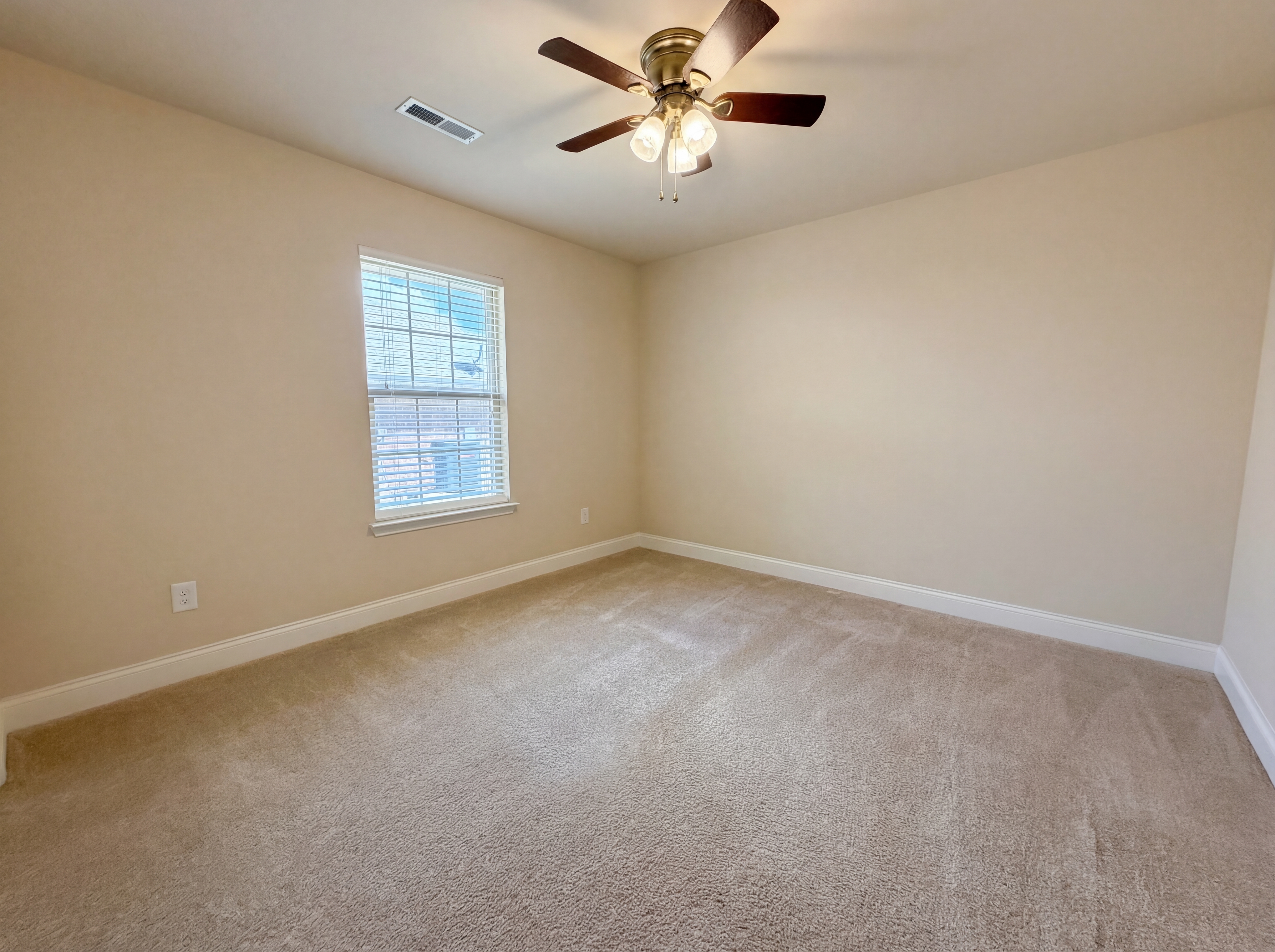 Photo 8 of 17 of 316 Vincent St, Alabaster, AL