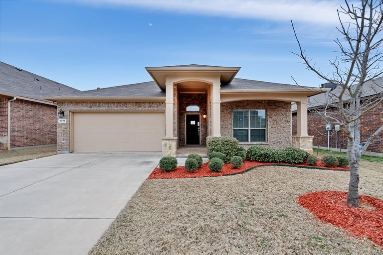 Photo 1 of 28 - 8212 Misty Water Dr, Fort Worth, TX 76131