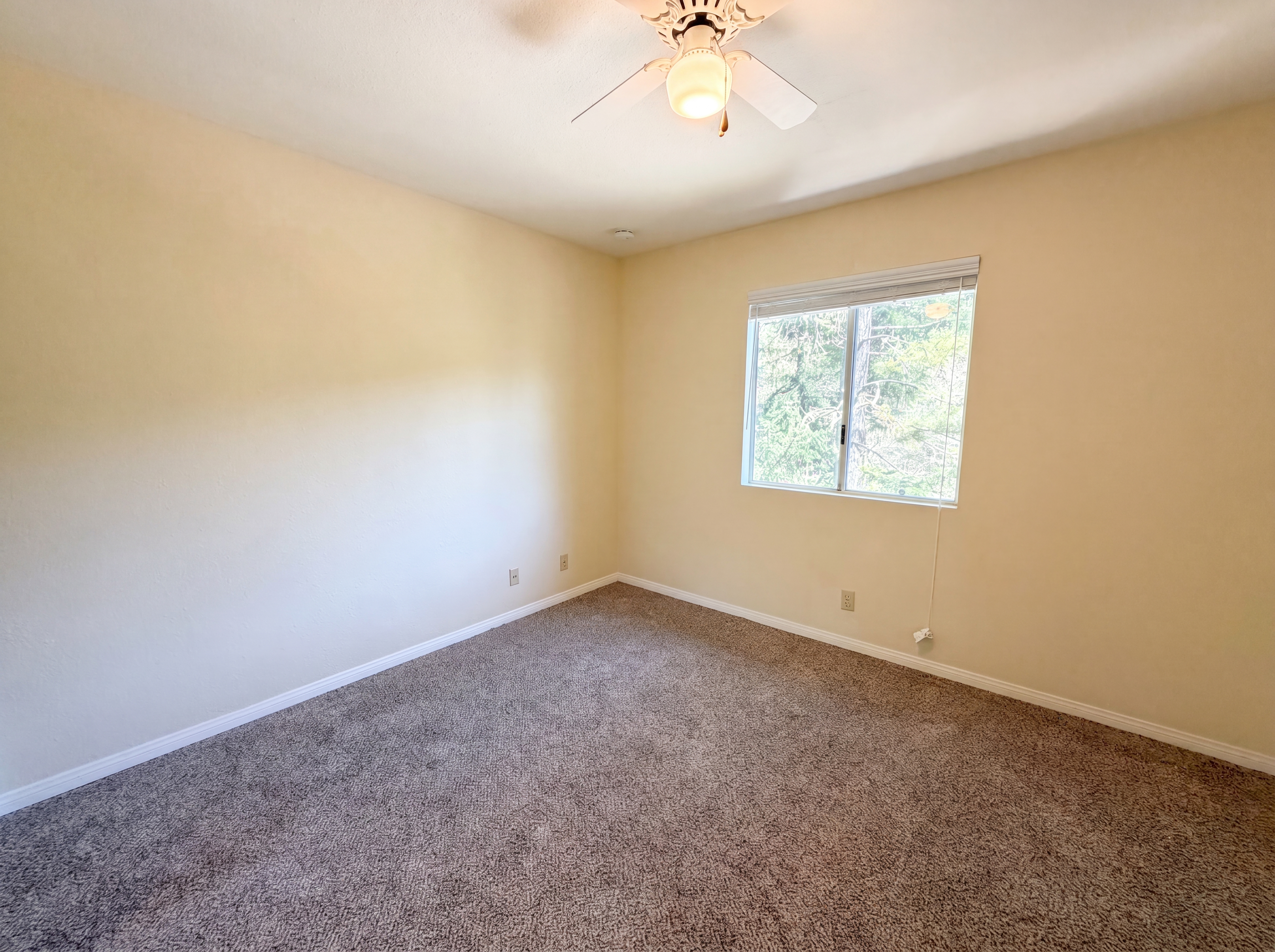Photo 13 of 20 of 21778 Ridge Dr, Cedarpines Park, CA