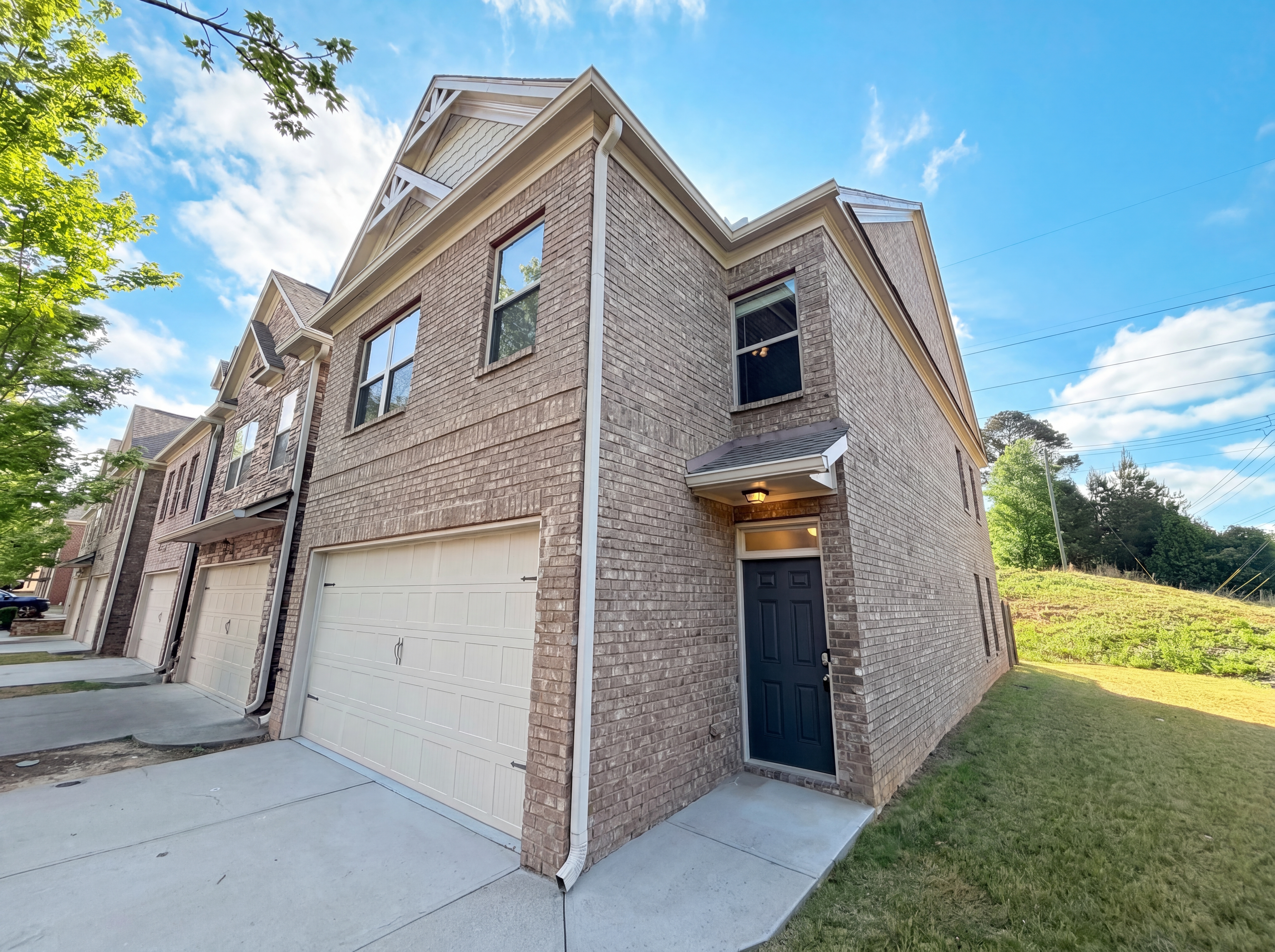 Photo 21 of 24 of 10555 Naramore Ln, Alpharetta, GA