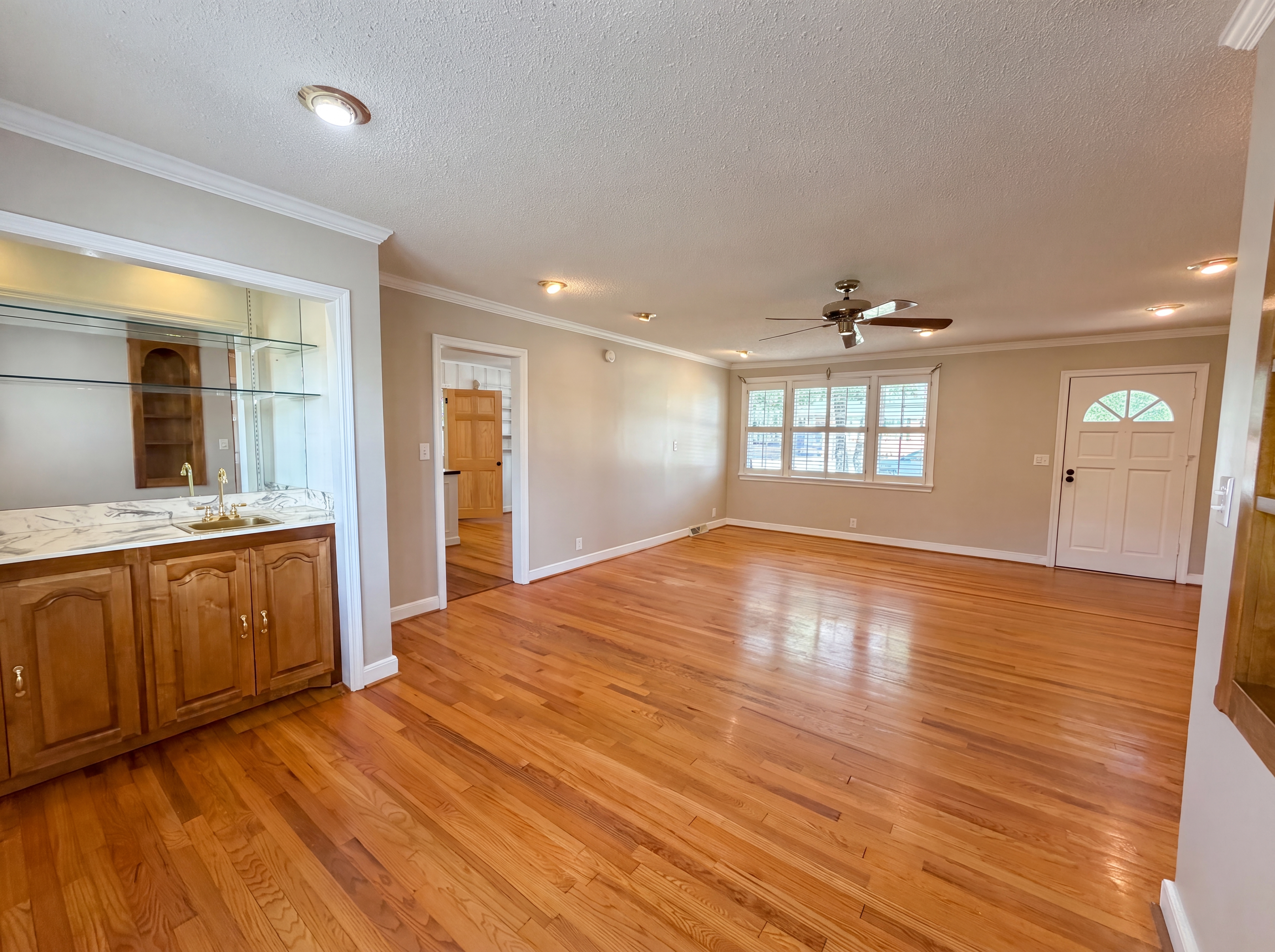Photo 9 of 20 of 3006 Hilldale Rd, West Columbia, SC