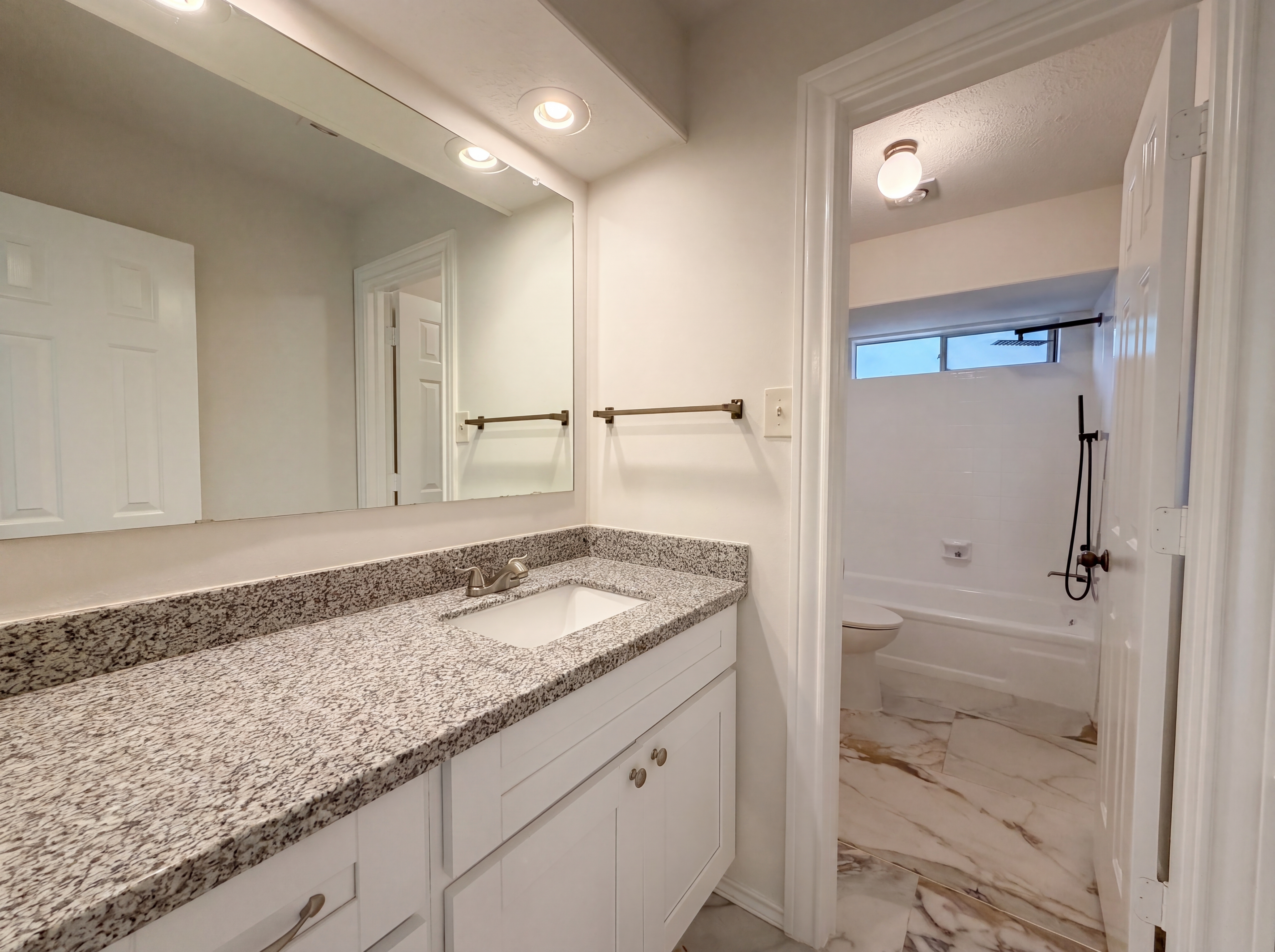 Photo 20 of 27 of 6902 Fawncliff Dr, Houston, TX