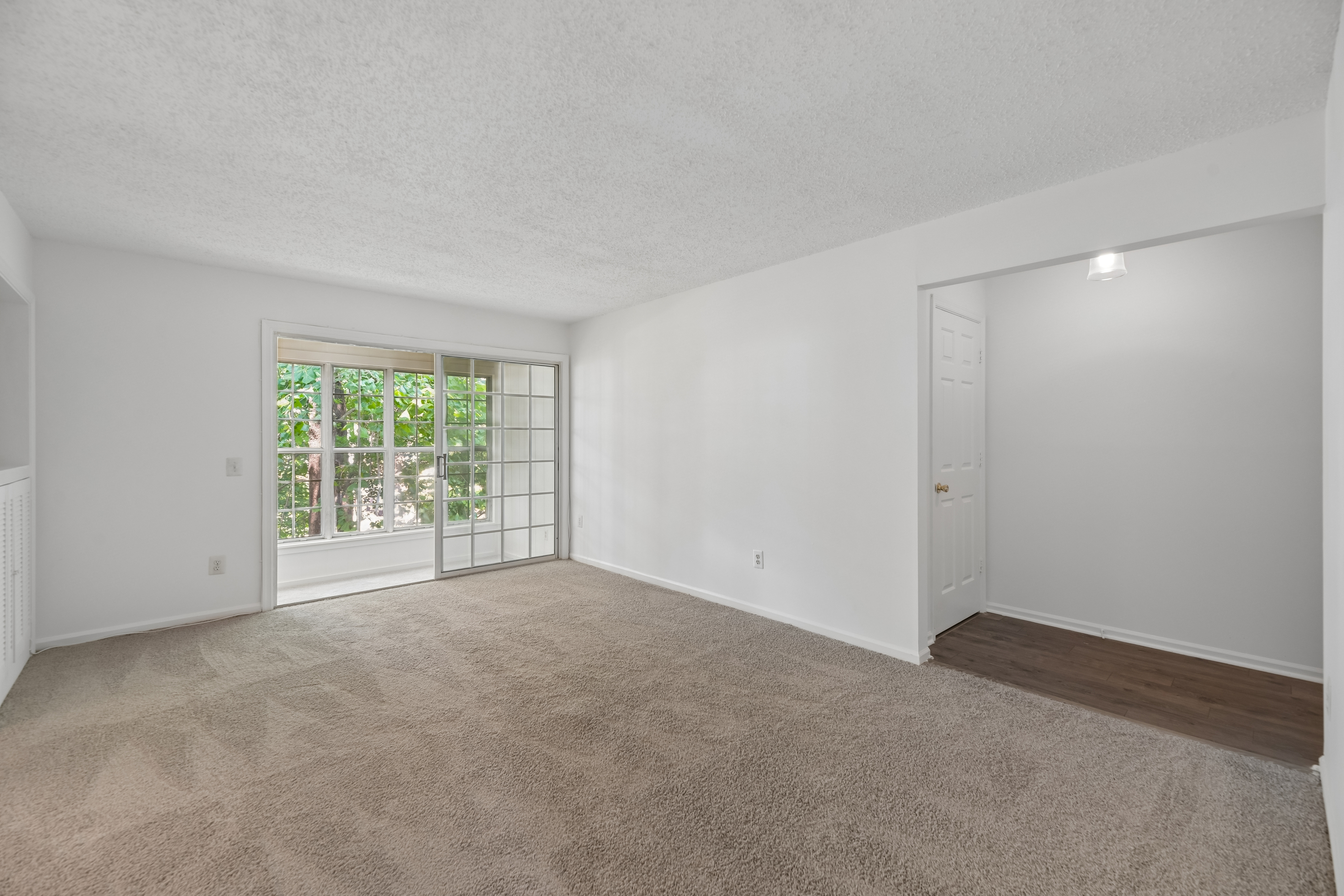 Photo 4 of 29 of 9260 Niki Pl, Manassas, VA