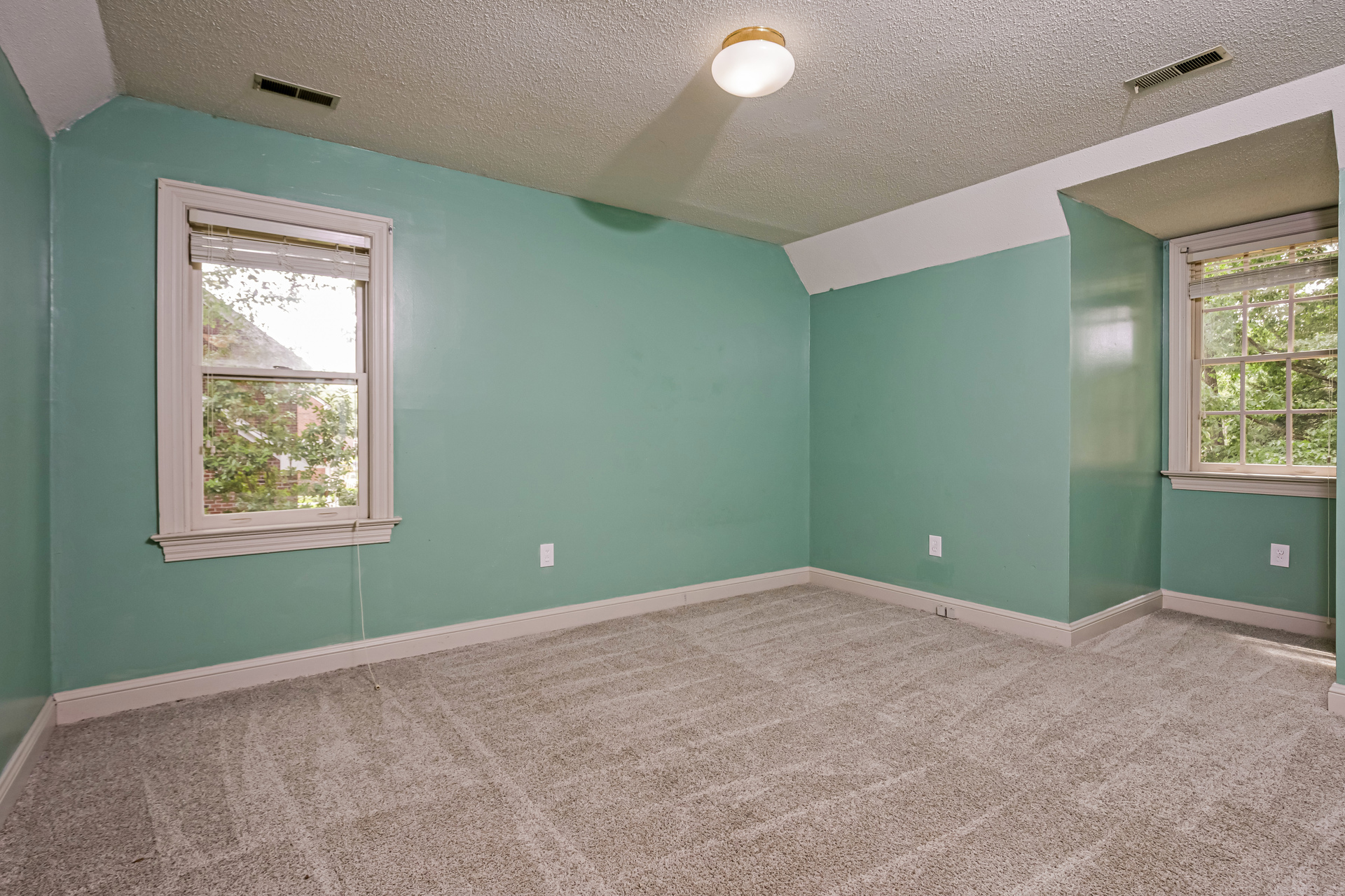 Photo 4 of 22 of 4037 Brassfield Dr, Rocky Mount, NC