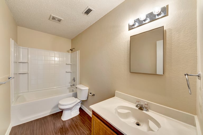 Photo 30 of 33 - 2056 Crosbyton Ln, Grand Prairie, TX 75052