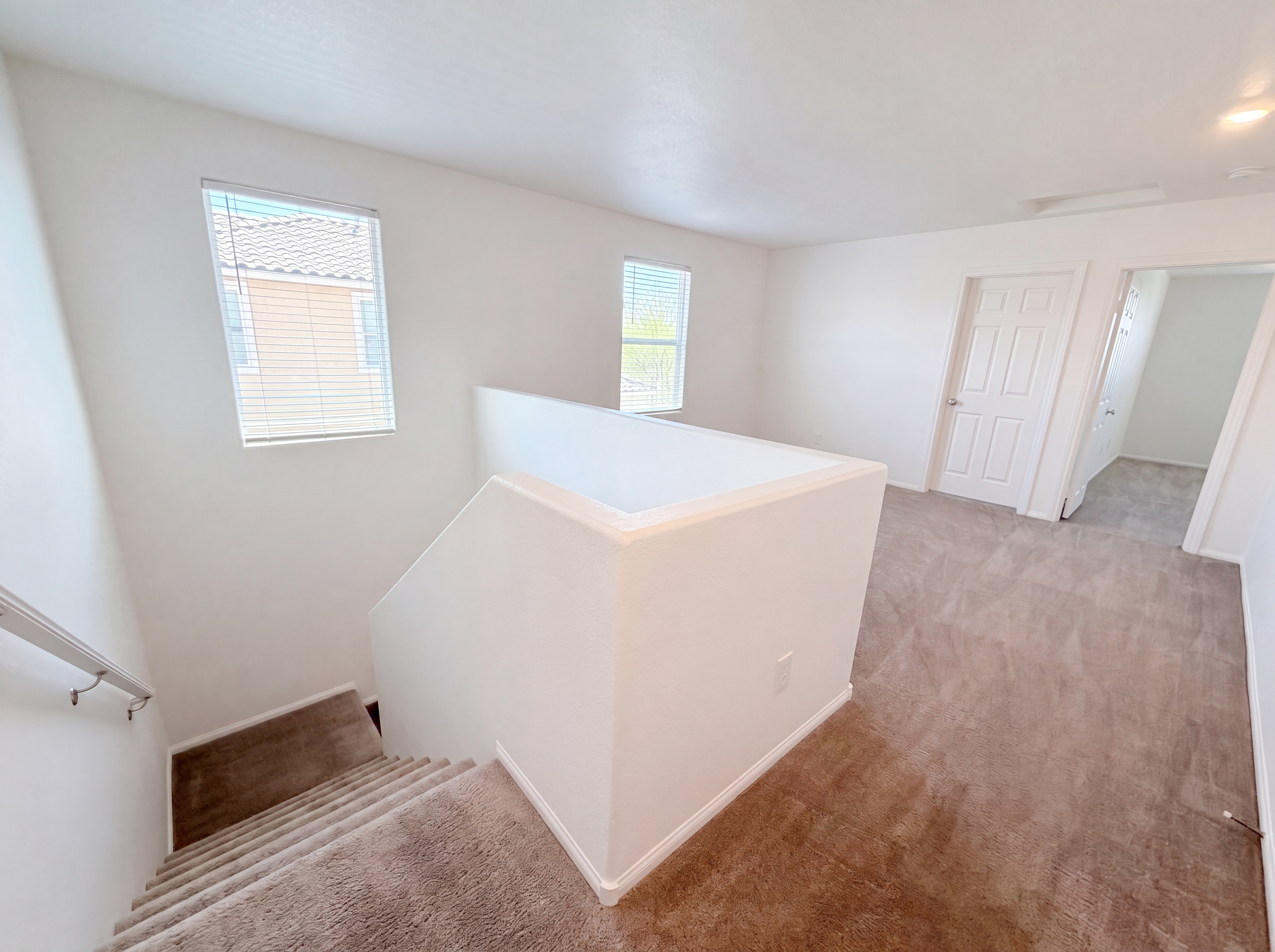Photo 16 of 43 of 932 E Dorrell Ln, North Las Vegas, NV