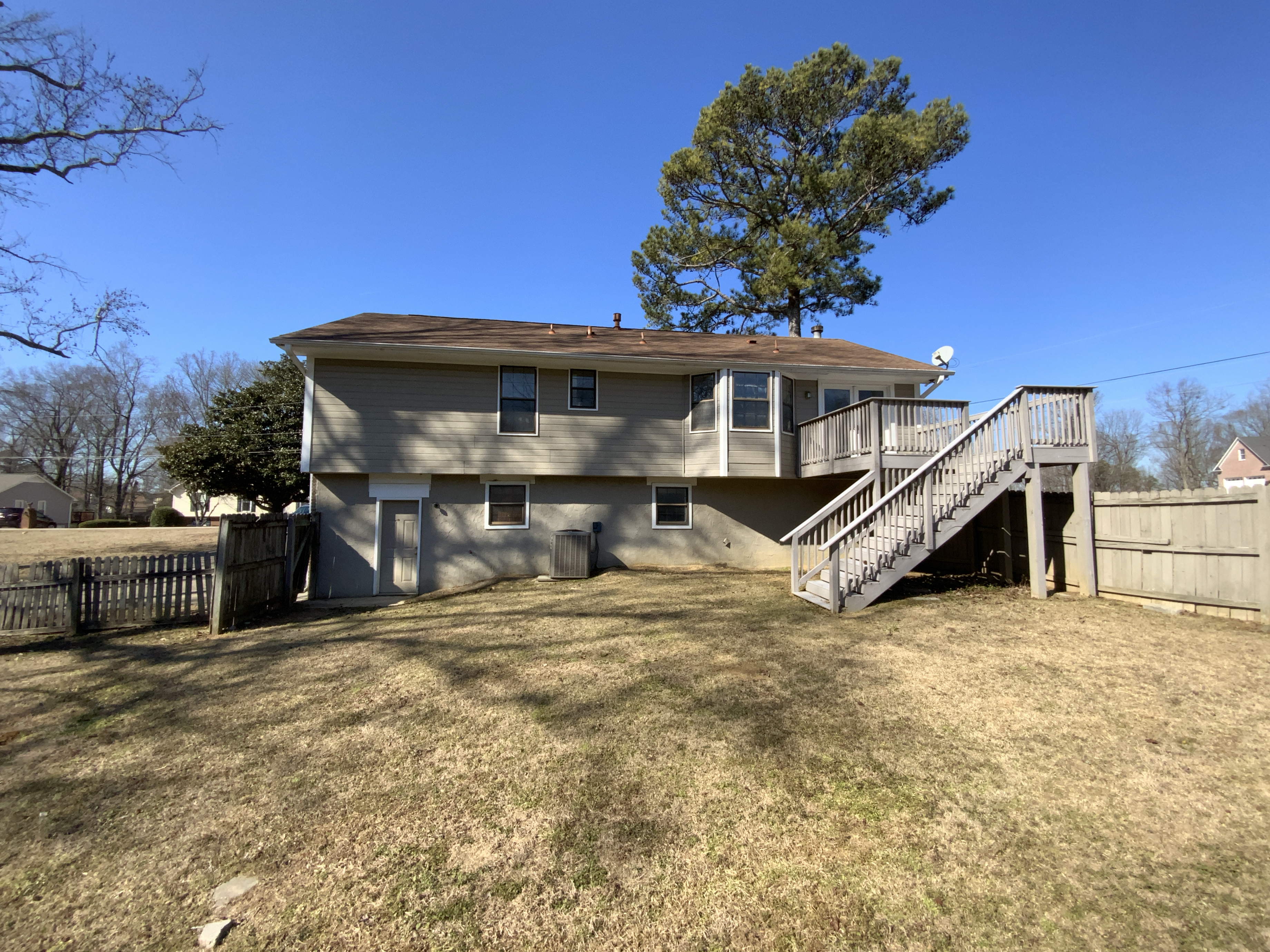 Photo 5 of 17 of 2271 Ashley Ln, Gardendale, AL