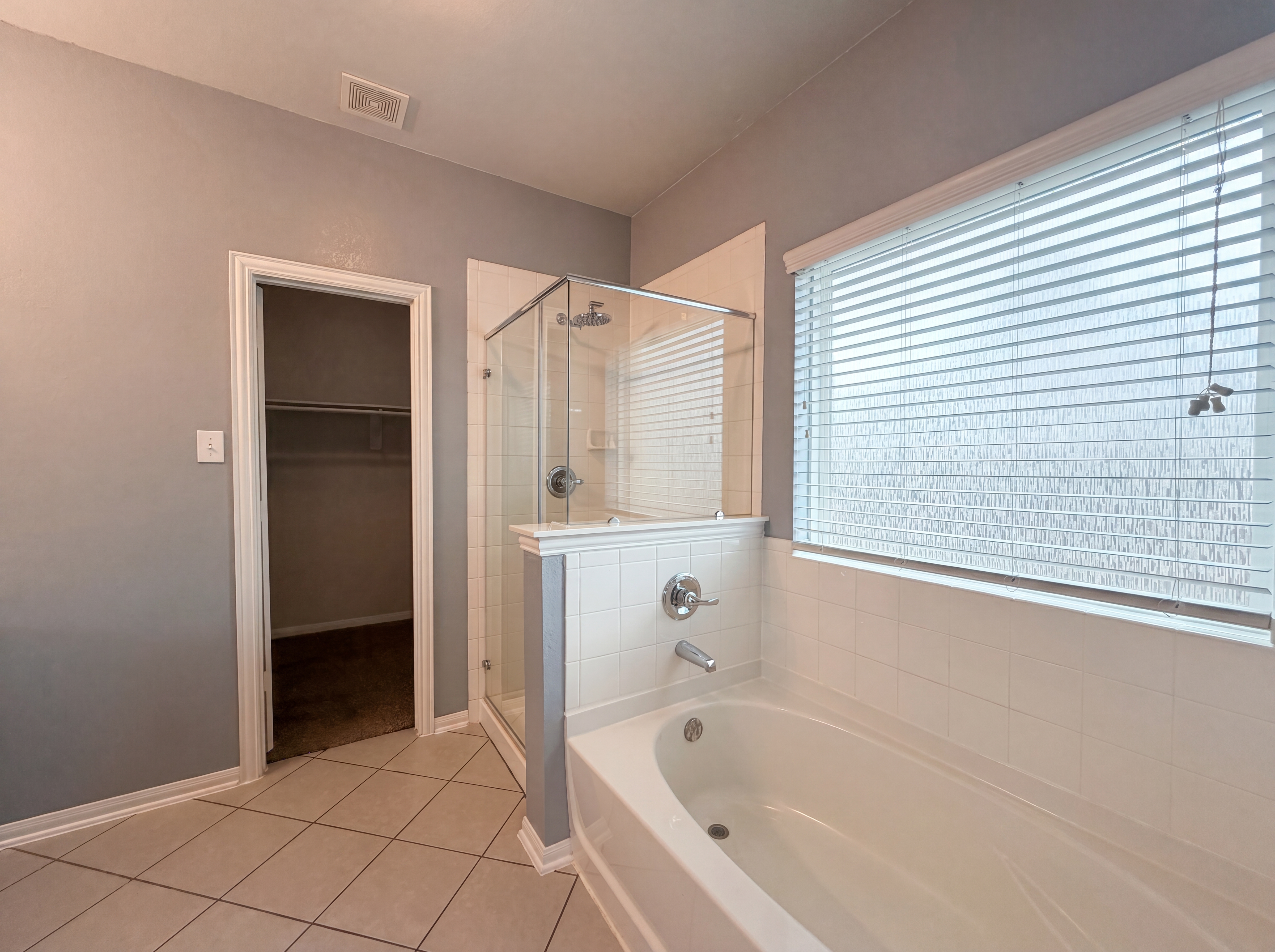Photo 14 of 22 of 18664 Legend Oaks Dr, Magnolia, TX