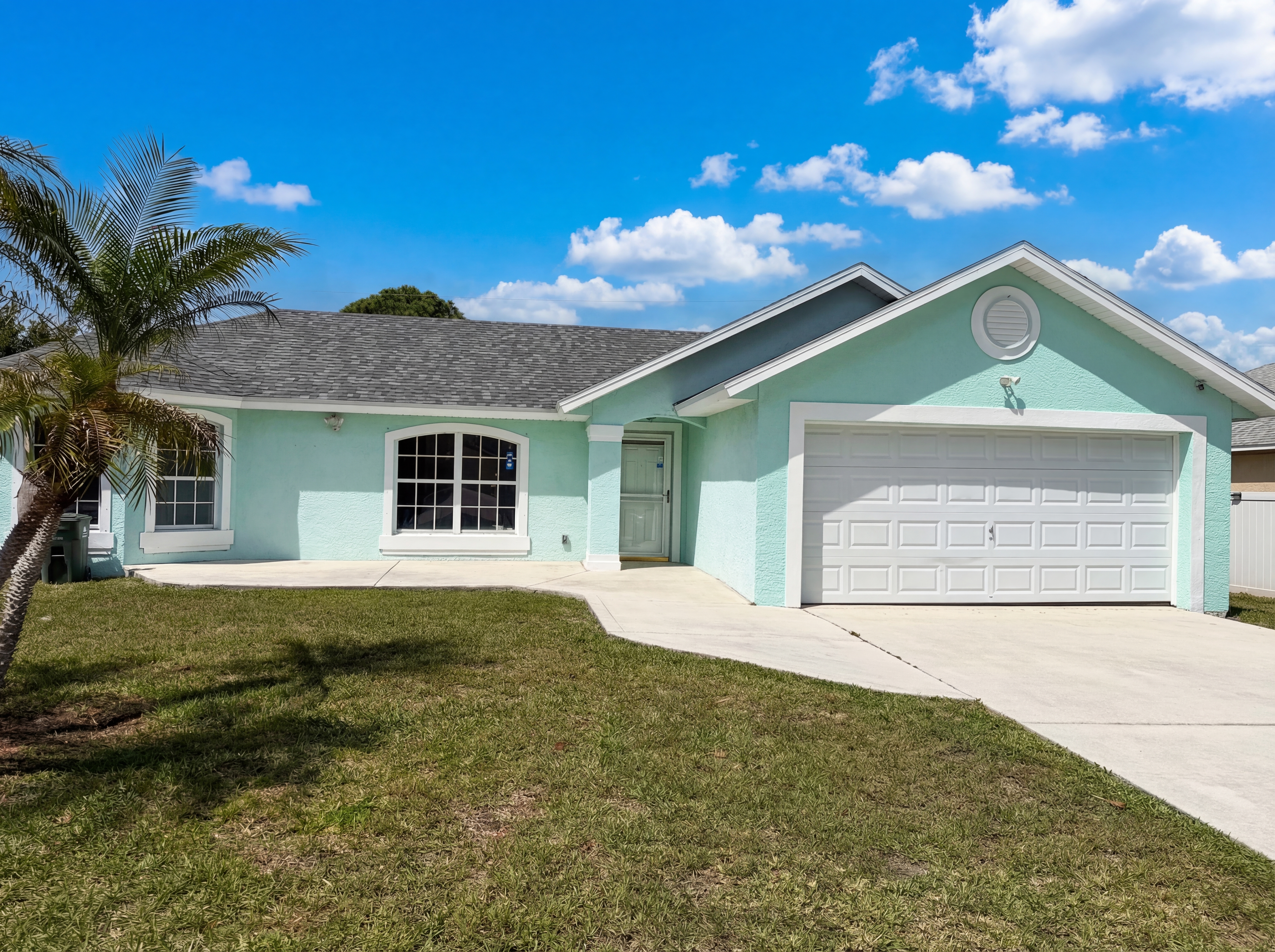 Photo 8 of 31 of 2332 SE Berkshire Blvd, Port Saint Lucie, FL