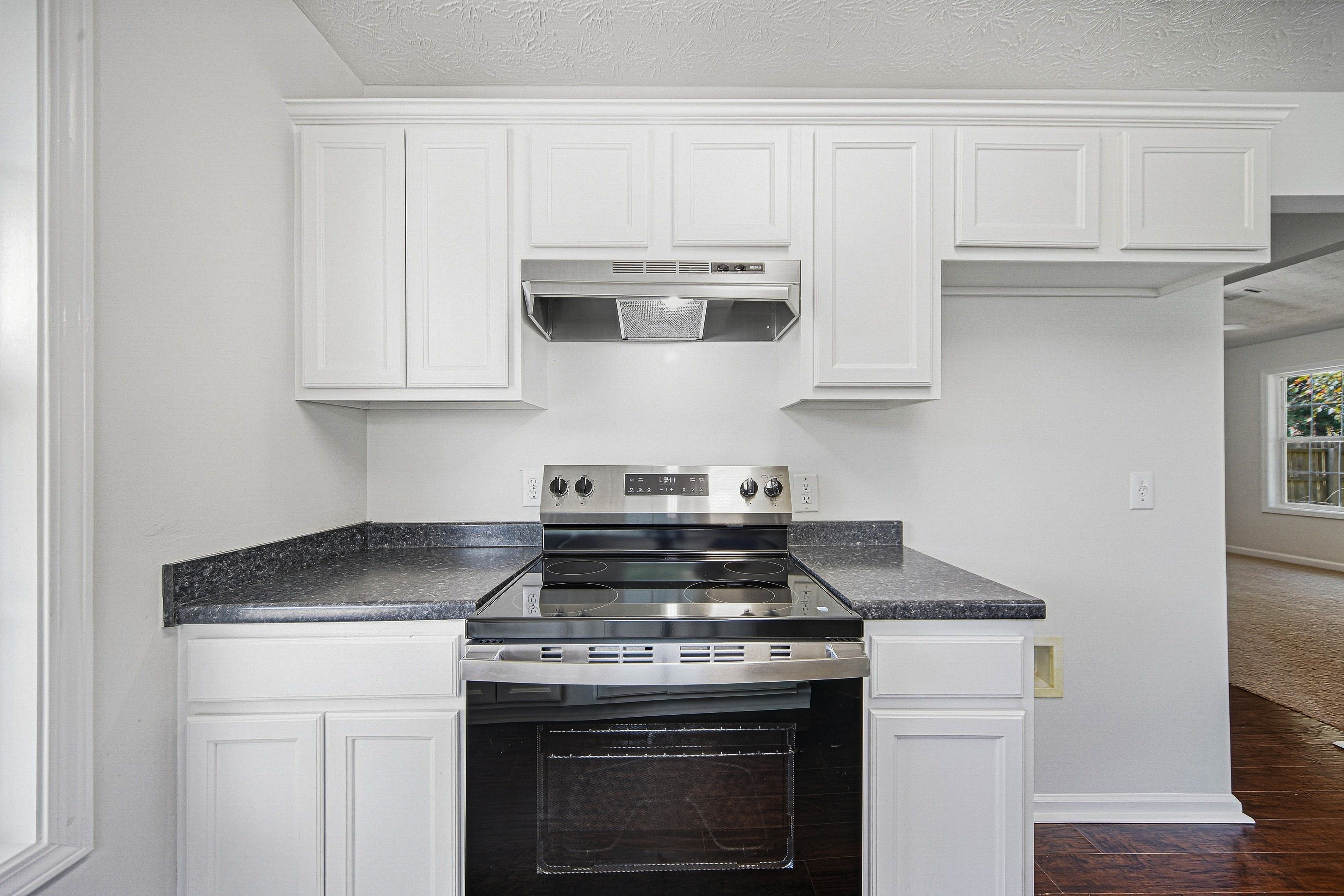 Photo 7 of 31 of 330 Dreamland Ct, Winder, GA