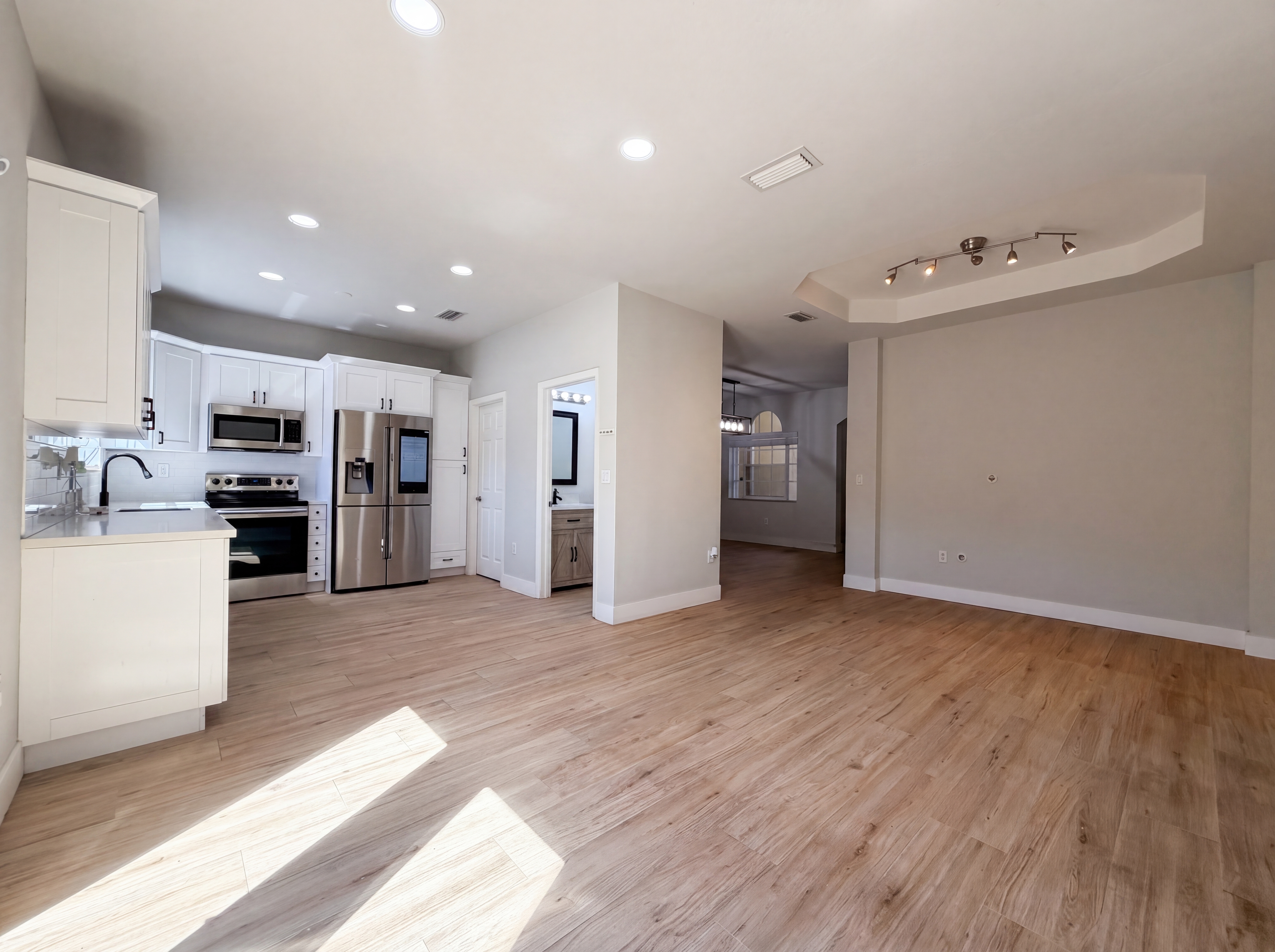 Photo 3 of 24 of 5037 SW 140th Ter, Miramar, FL