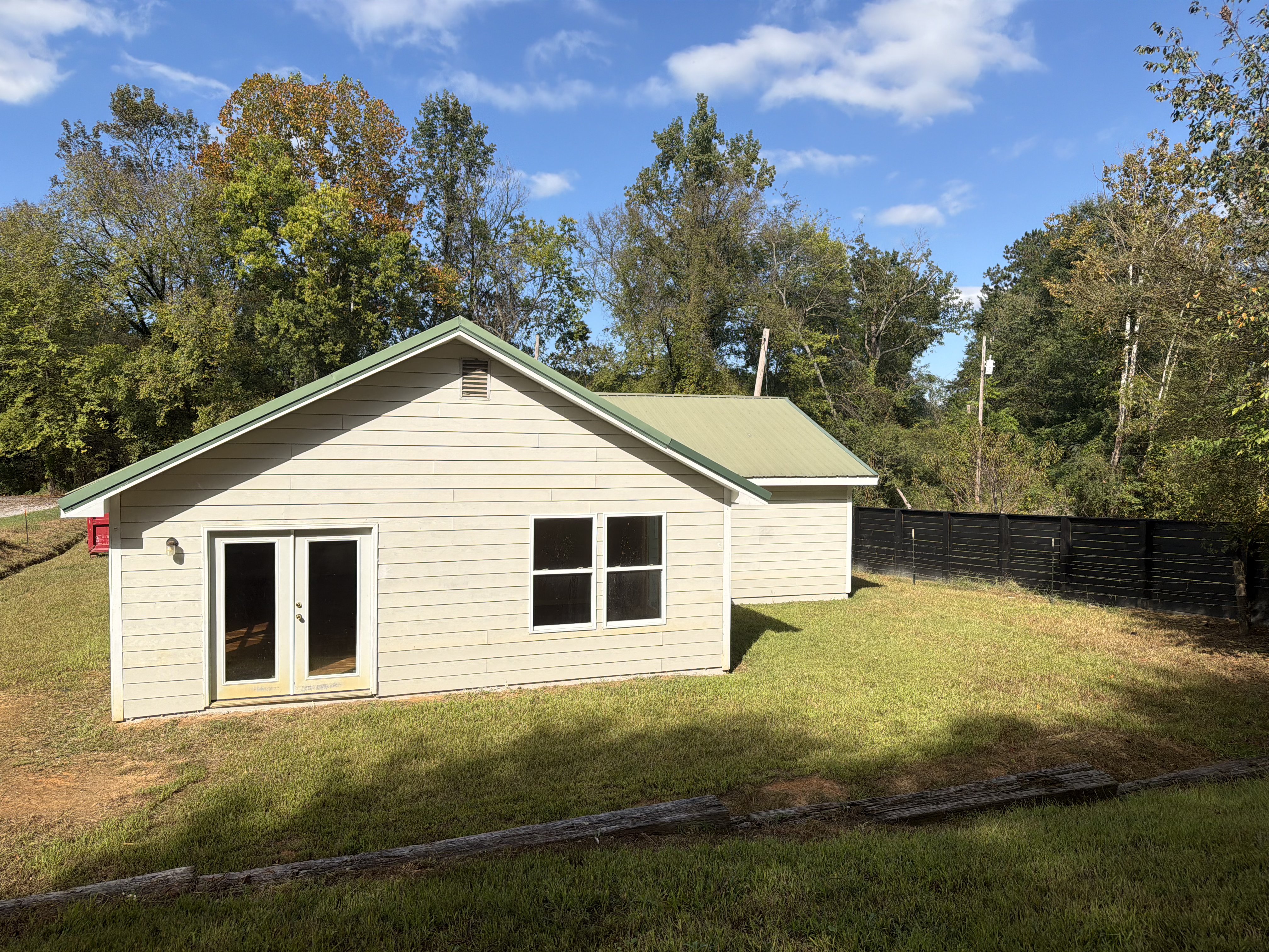 Photo 5 of 33 of 670 Roland Hayes Pkwy SW, Calhoun, GA