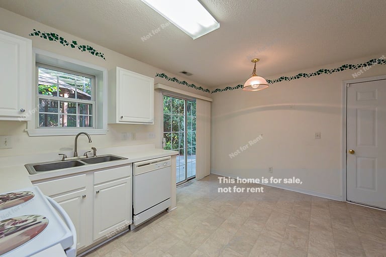 Photo 11 of 19 - 502 Ascott Way, Durham, NC 27713