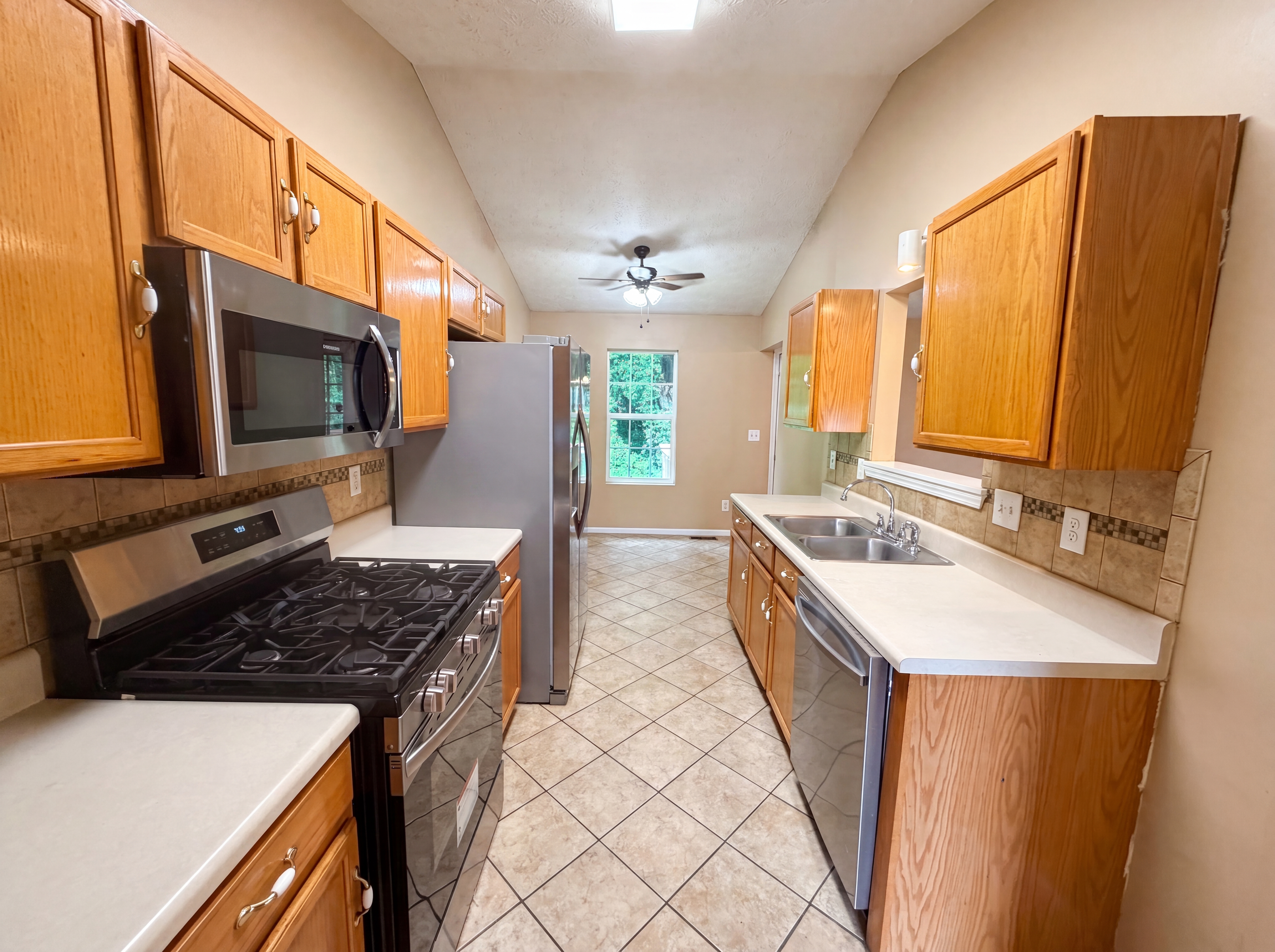 Photo 2 of 24 of 2195 Clayton Rdg, Lithonia, GA