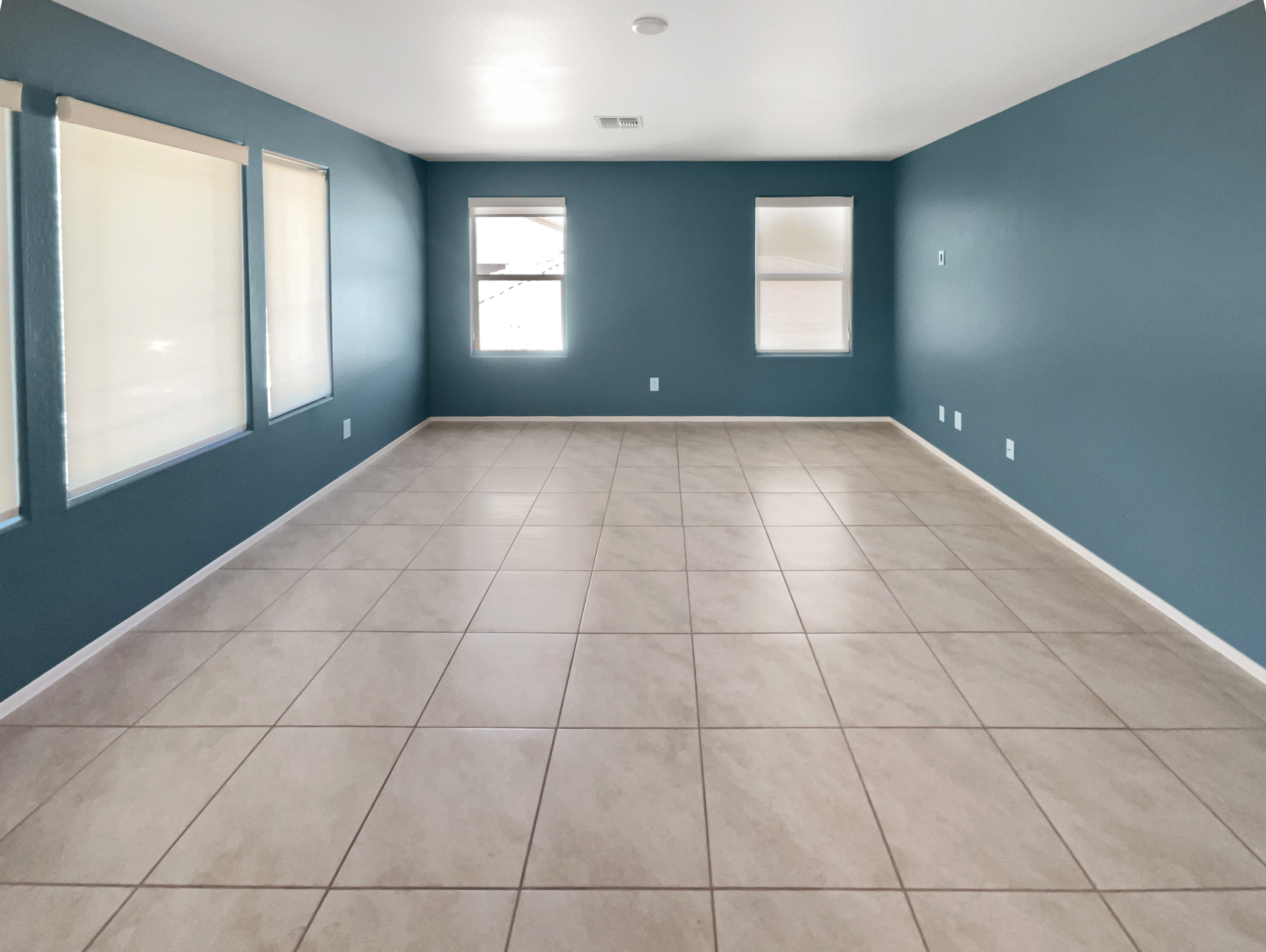 Photo 3 of 37 of 2522 W Brisa Dr, Phoenix, AZ