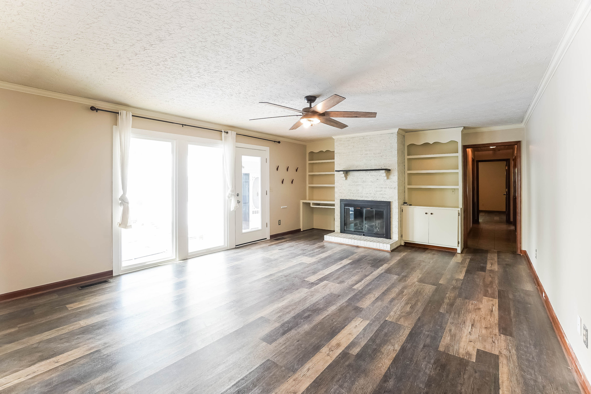 Photo 4 of 20 of 5990 Clarksville Rd, Russellville, KY